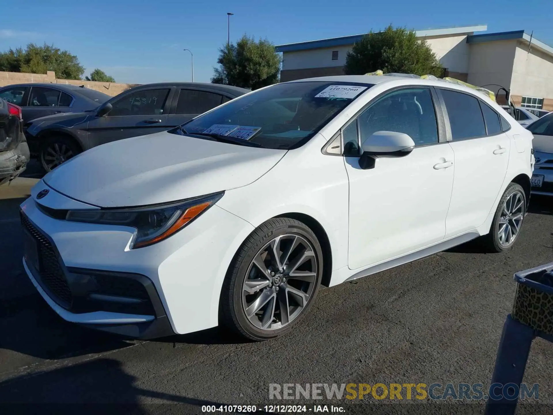 2 fotografías del automóvil dañado 5YFS4MCE7MP079948 TOYOTA COROLLA 2021