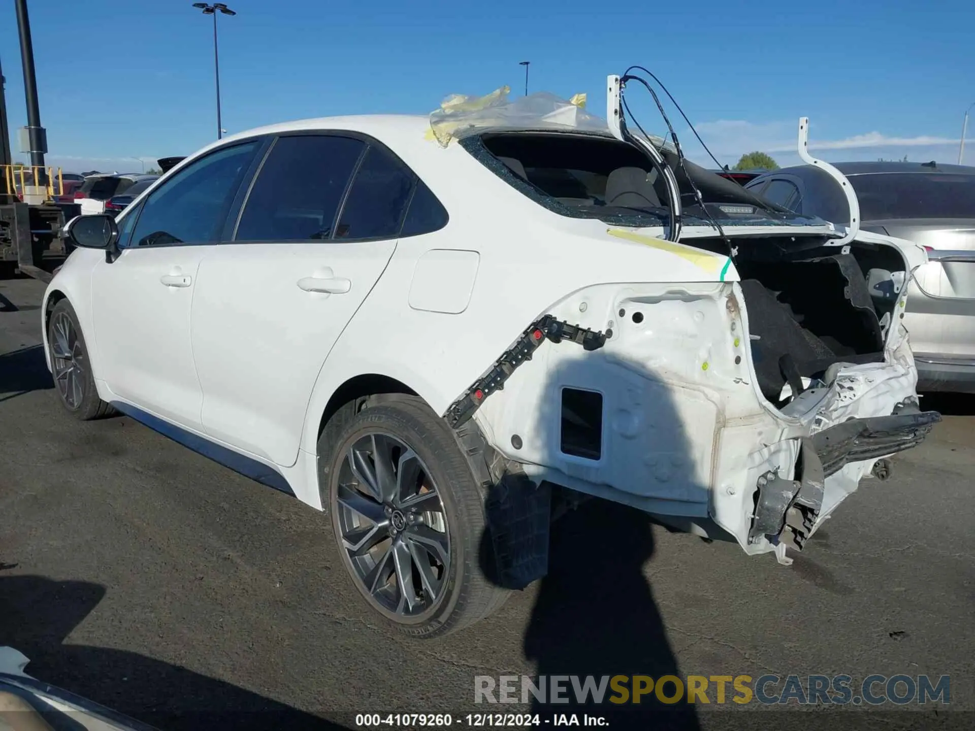 3 fotografías del automóvil dañado 5YFS4MCE7MP079948 TOYOTA COROLLA 2021