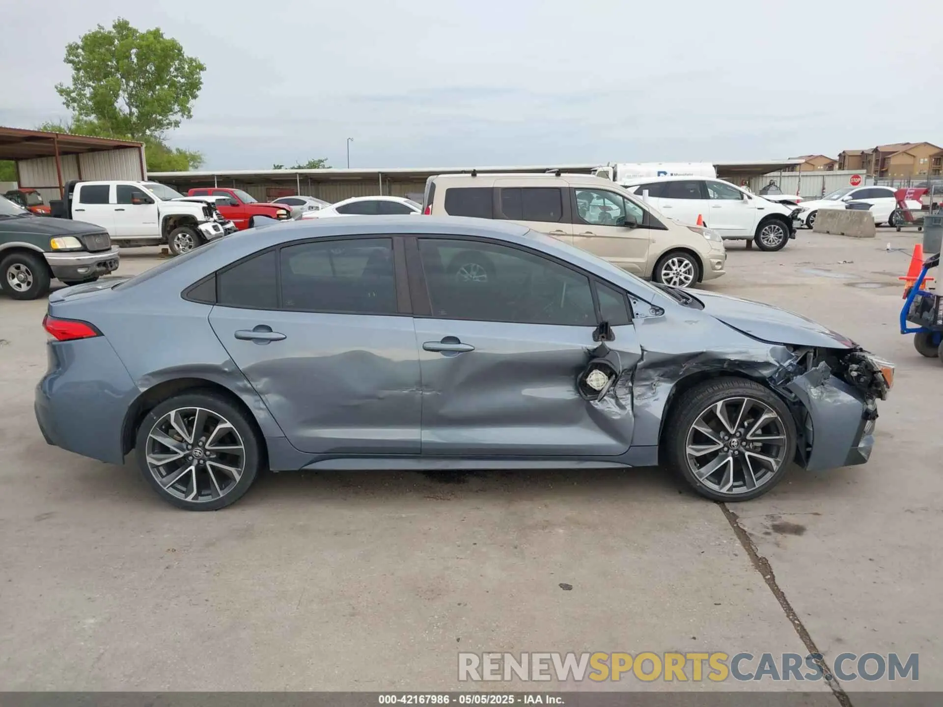13 fotografías del automóvil dañado 5YFS4MCE7MP084258 TOYOTA COROLLA 2021