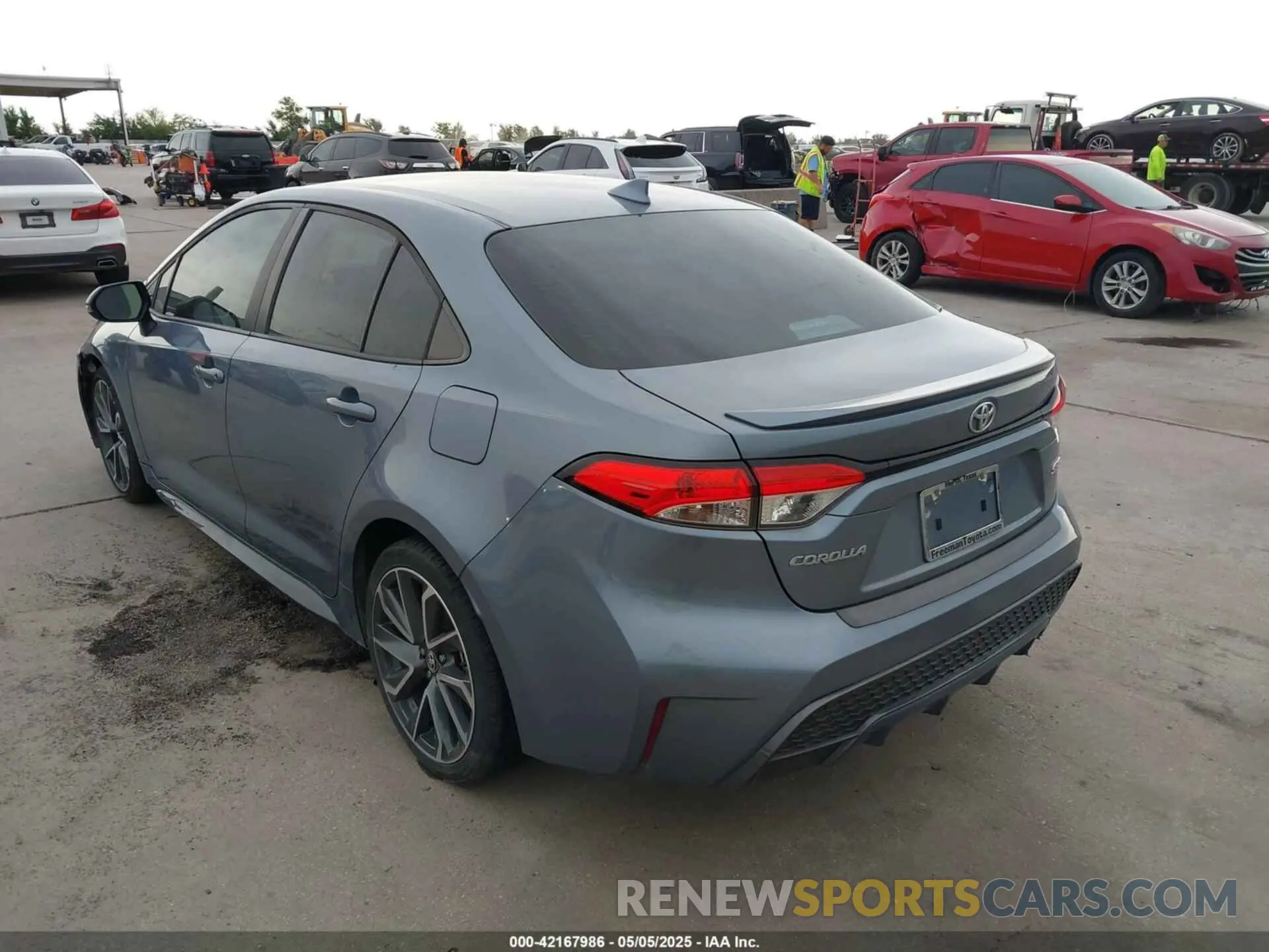 3 fotografías del automóvil dañado 5YFS4MCE7MP084258 TOYOTA COROLLA 2021