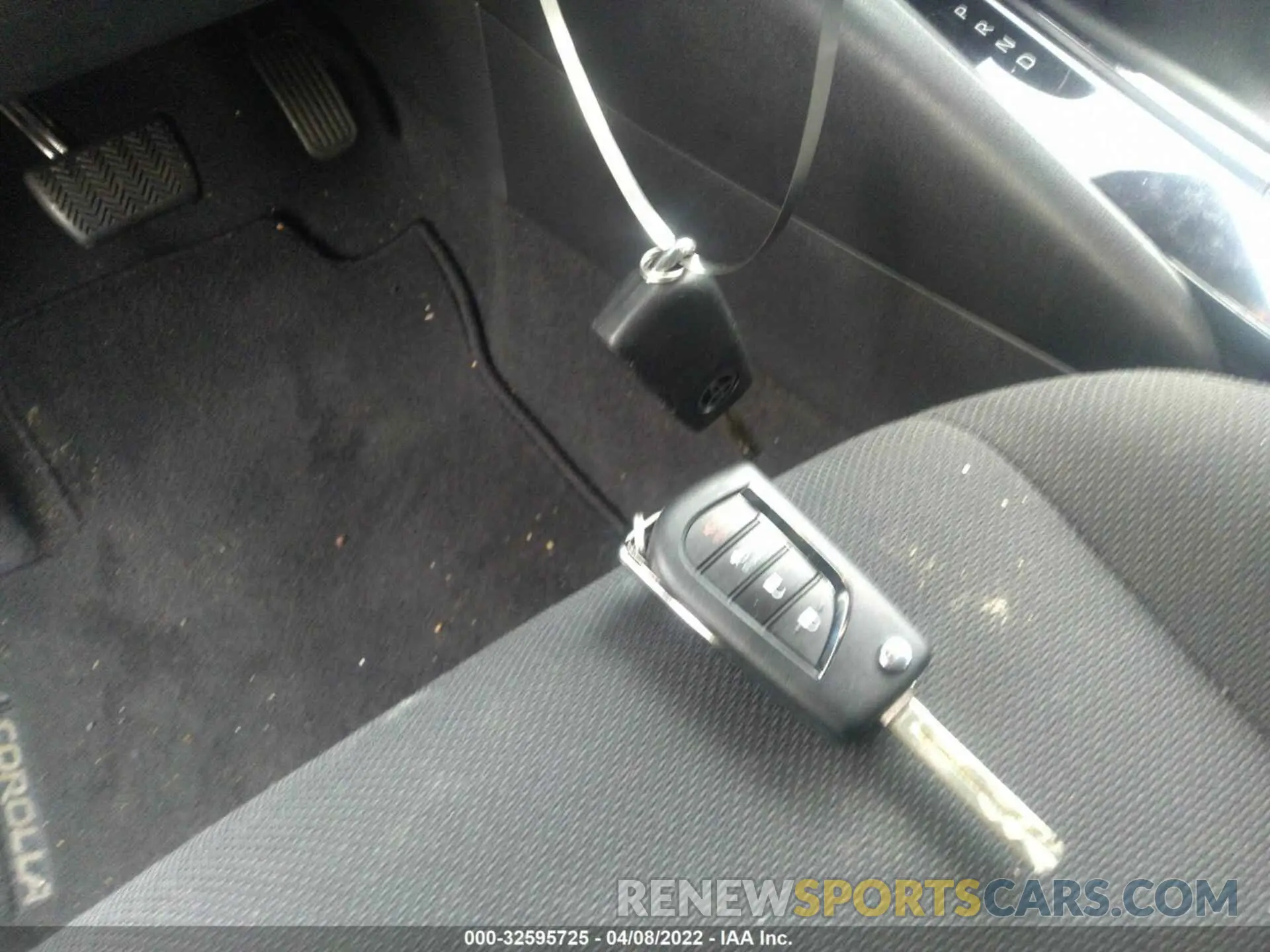 11 fotografías del automóvil dañado 5YFS4MCE9MP061998 TOYOTA COROLLA 2021