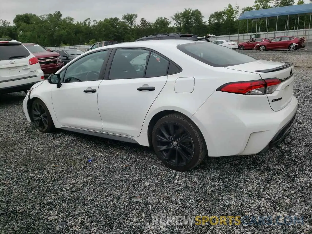 2 fotografías del automóvil dañado 5YFS4MCE9MP066117 TOYOTA COROLLA 2021