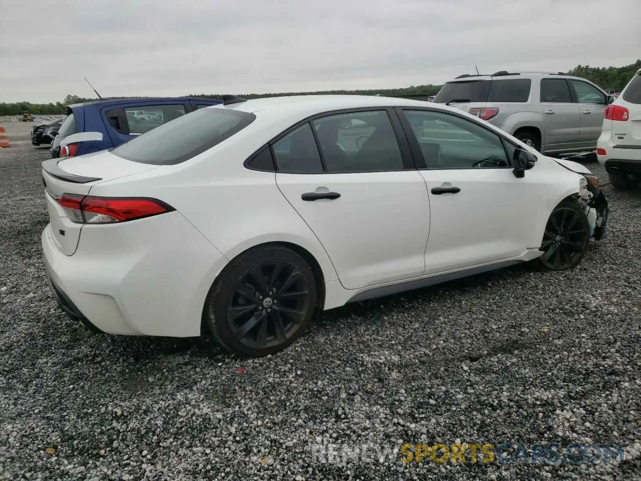 3 fotografías del automóvil dañado 5YFS4MCE9MP066117 TOYOTA COROLLA 2021