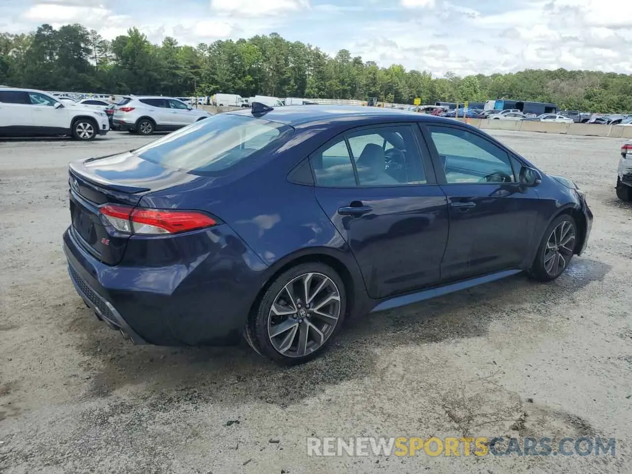 3 fotografías del automóvil dañado 5YFS4MCE9MP084603 TOYOTA COROLLA 2021