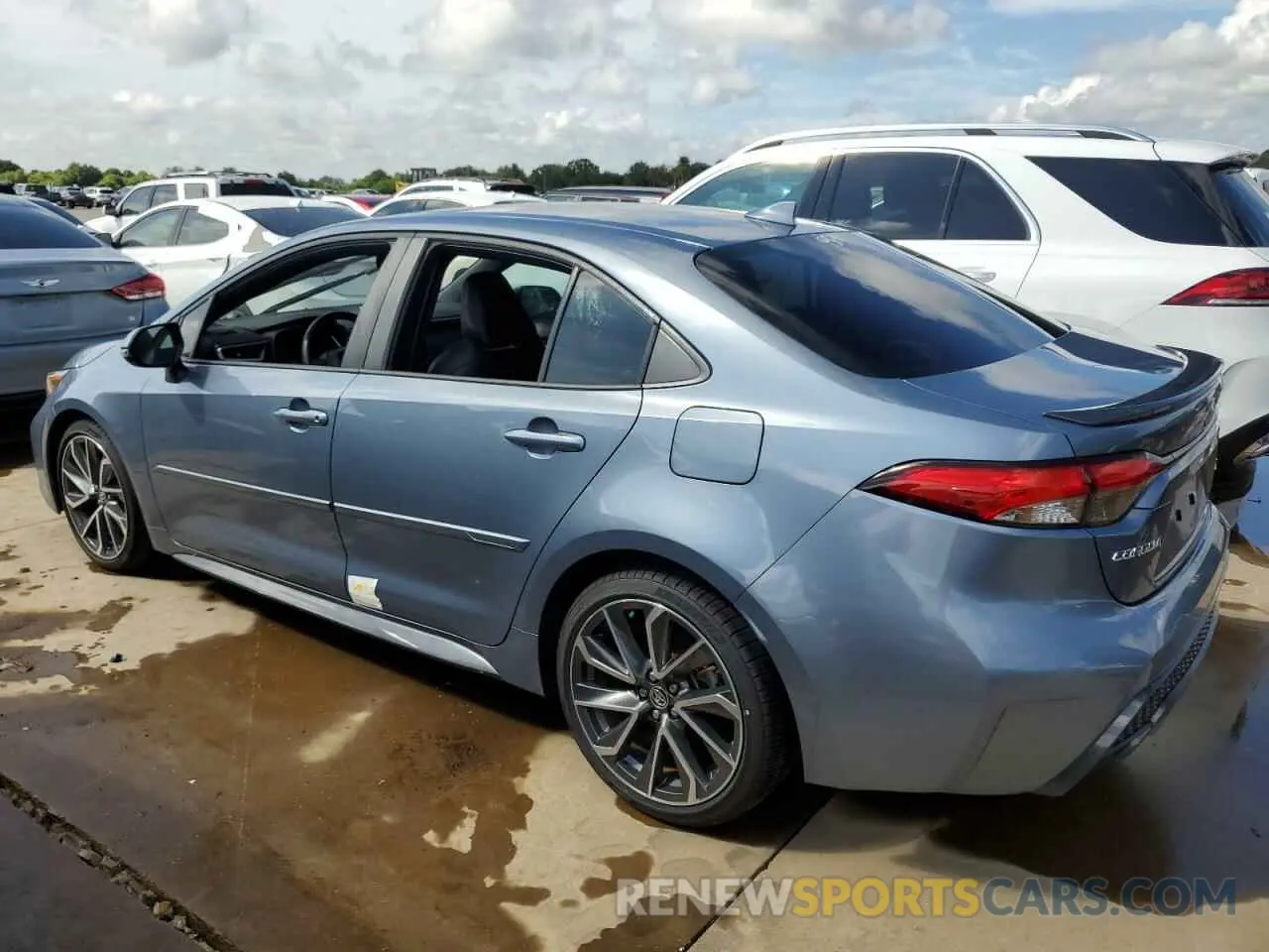 2 fotografías del automóvil dañado 5YFT4MCE0MP059576 TOYOTA COROLLA 2021
