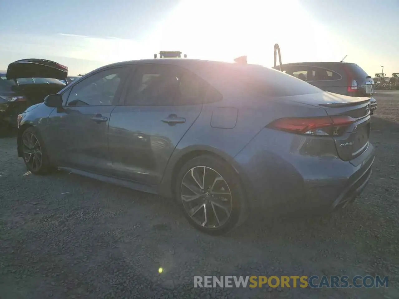 2 fotografías del automóvil dañado 5YFT4MCE2MP059207 TOYOTA COROLLA 2021