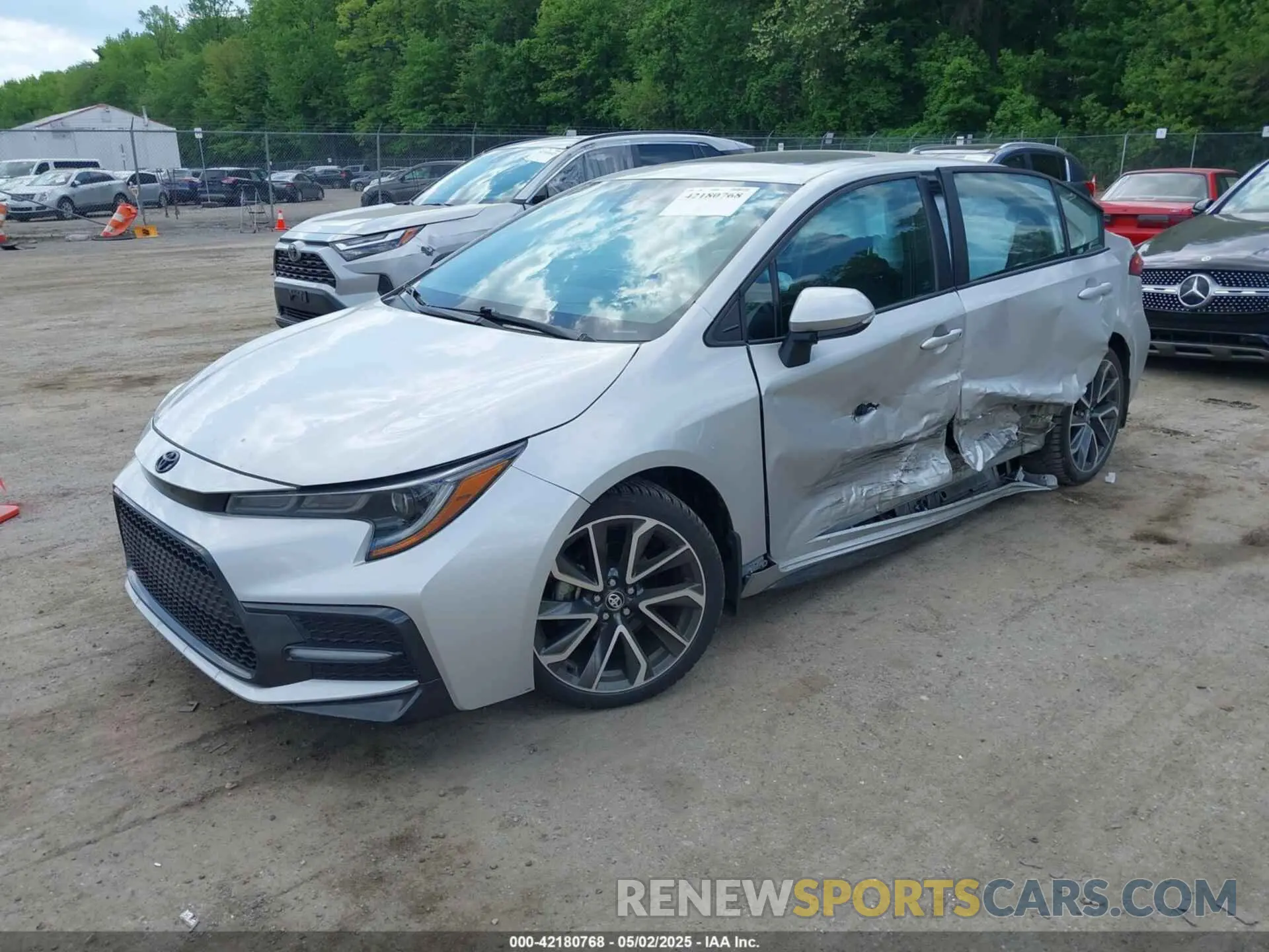 2 fotografías del automóvil dañado 5YFT4MCE5MP093545 TOYOTA COROLLA 2021