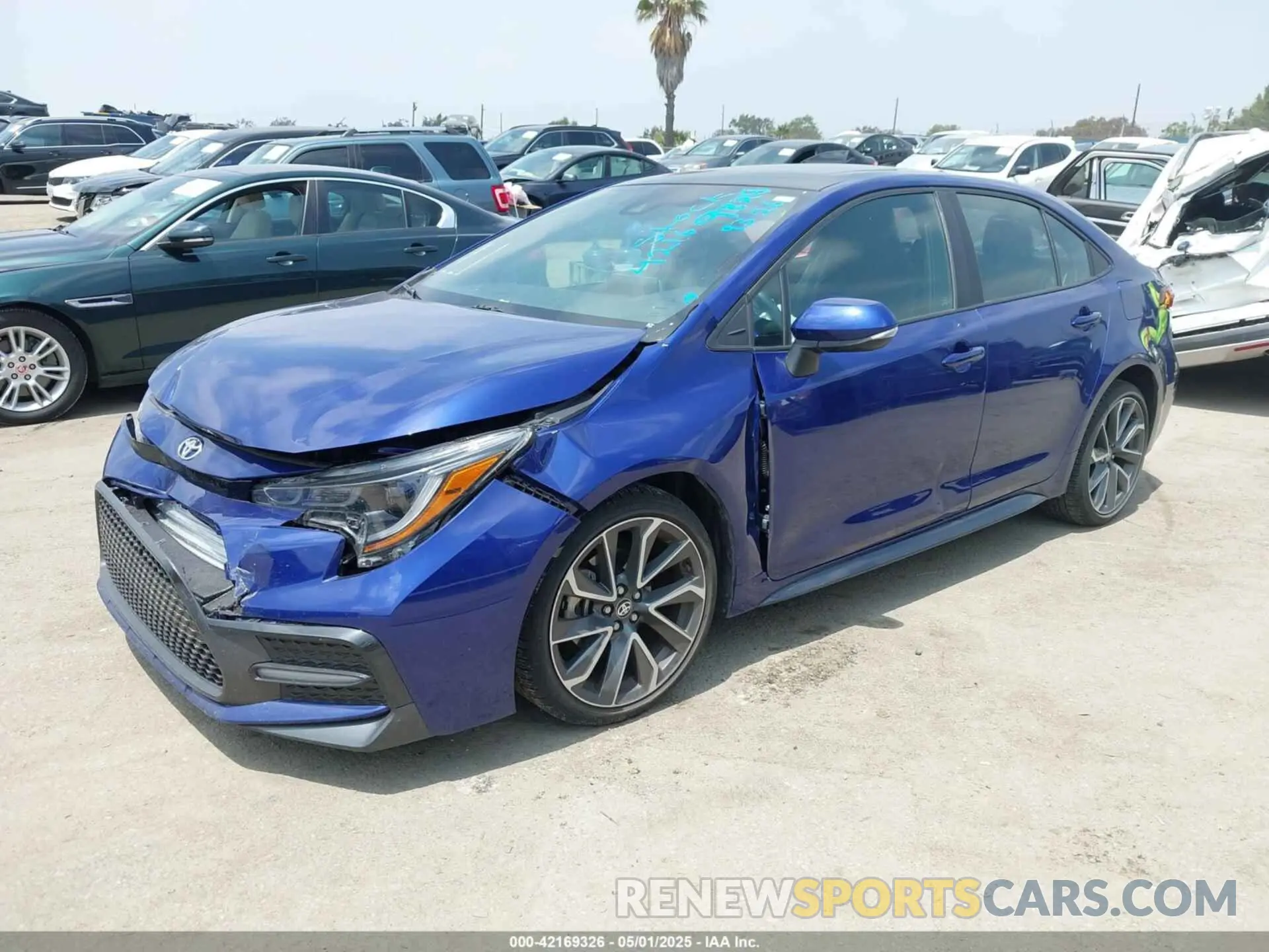 2 fotografías del automóvil dañado 5YFT4MCE5MP093867 TOYOTA COROLLA 2021