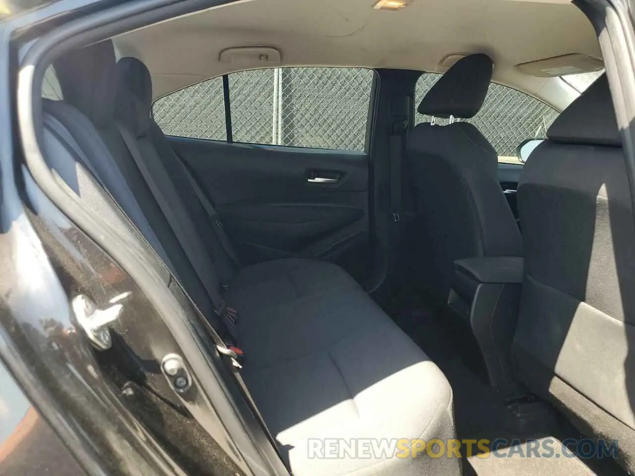 10 fotografías del automóvil dañado 5YFVPMAE0MP239126 TOYOTA COROLLA 2021