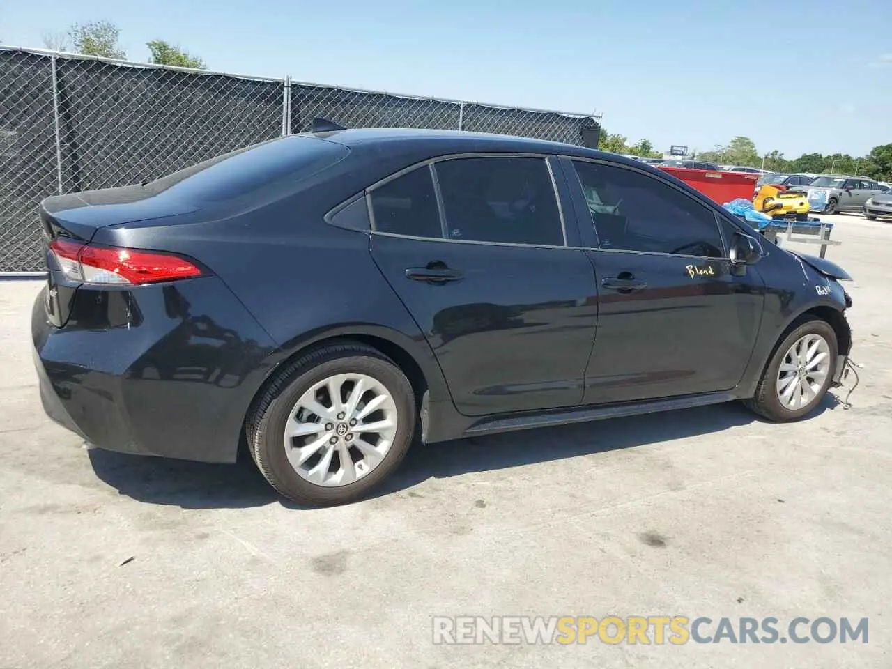3 fotografías del automóvil dañado 5YFVPMAE0MP239126 TOYOTA COROLLA 2021
