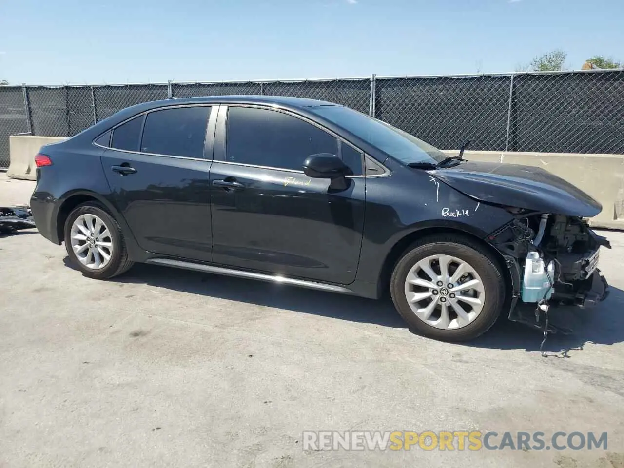 4 fotografías del automóvil dañado 5YFVPMAE0MP239126 TOYOTA COROLLA 2021
