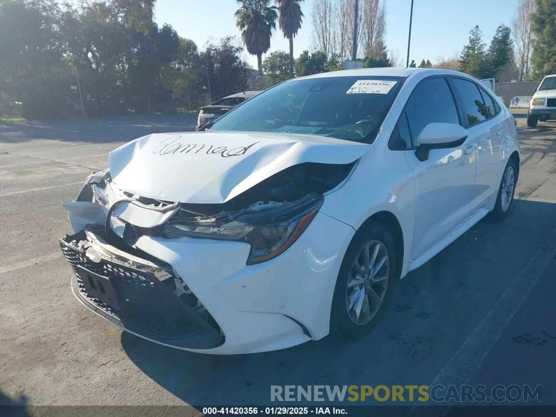 2 fotografías del automóvil dañado 5YFVPMAE4MP208431 TOYOTA COROLLA 2021