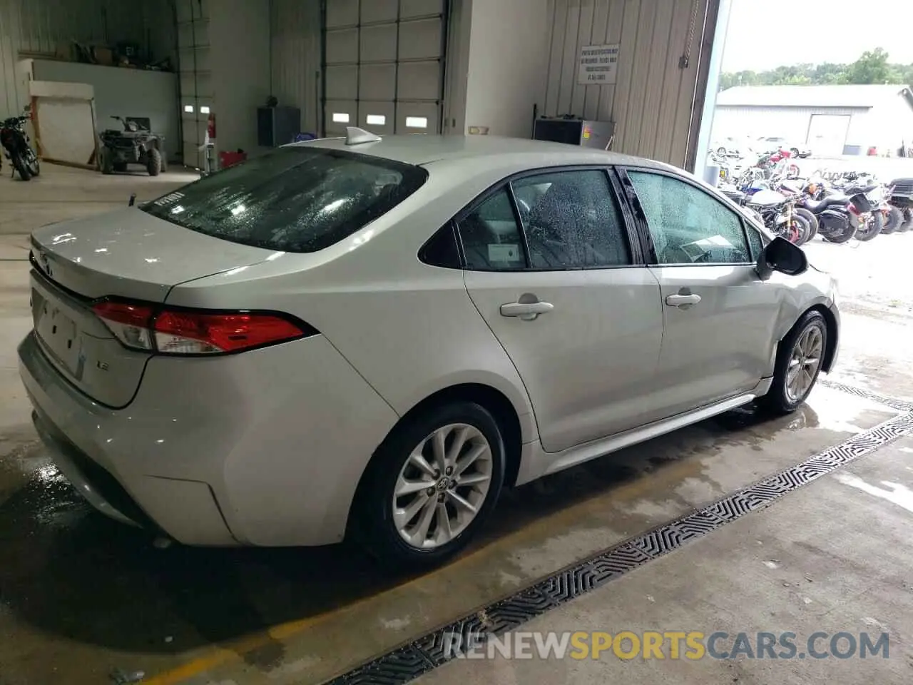 3 fotografías del automóvil dañado 5YFVPMAE7MP238216 TOYOTA COROLLA 2021