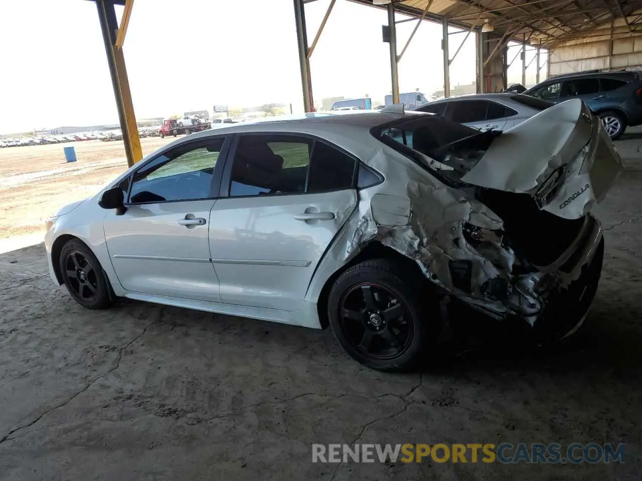 2 fotografías del automóvil dañado 5YFVPMAE9MP178326 TOYOTA COROLLA 2021