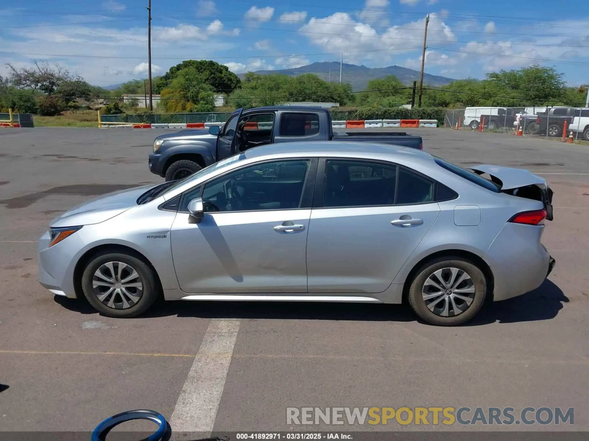 14 fotografías del automóvil dañado JTDEAMDE0MJ025075 TOYOTA COROLLA 2021