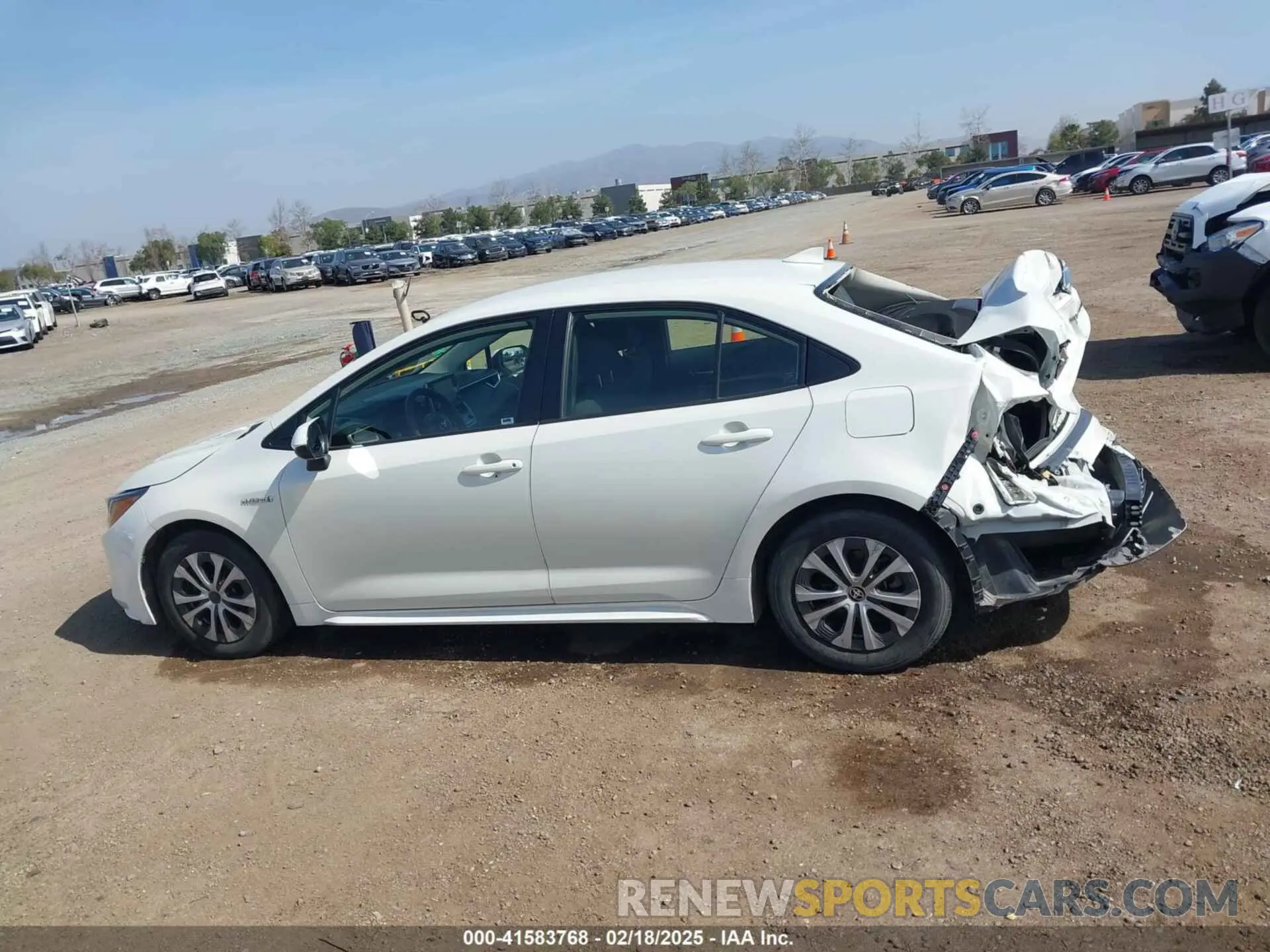 14 fotografías del automóvil dañado JTDEAMDE1MJ005000 TOYOTA COROLLA 2021