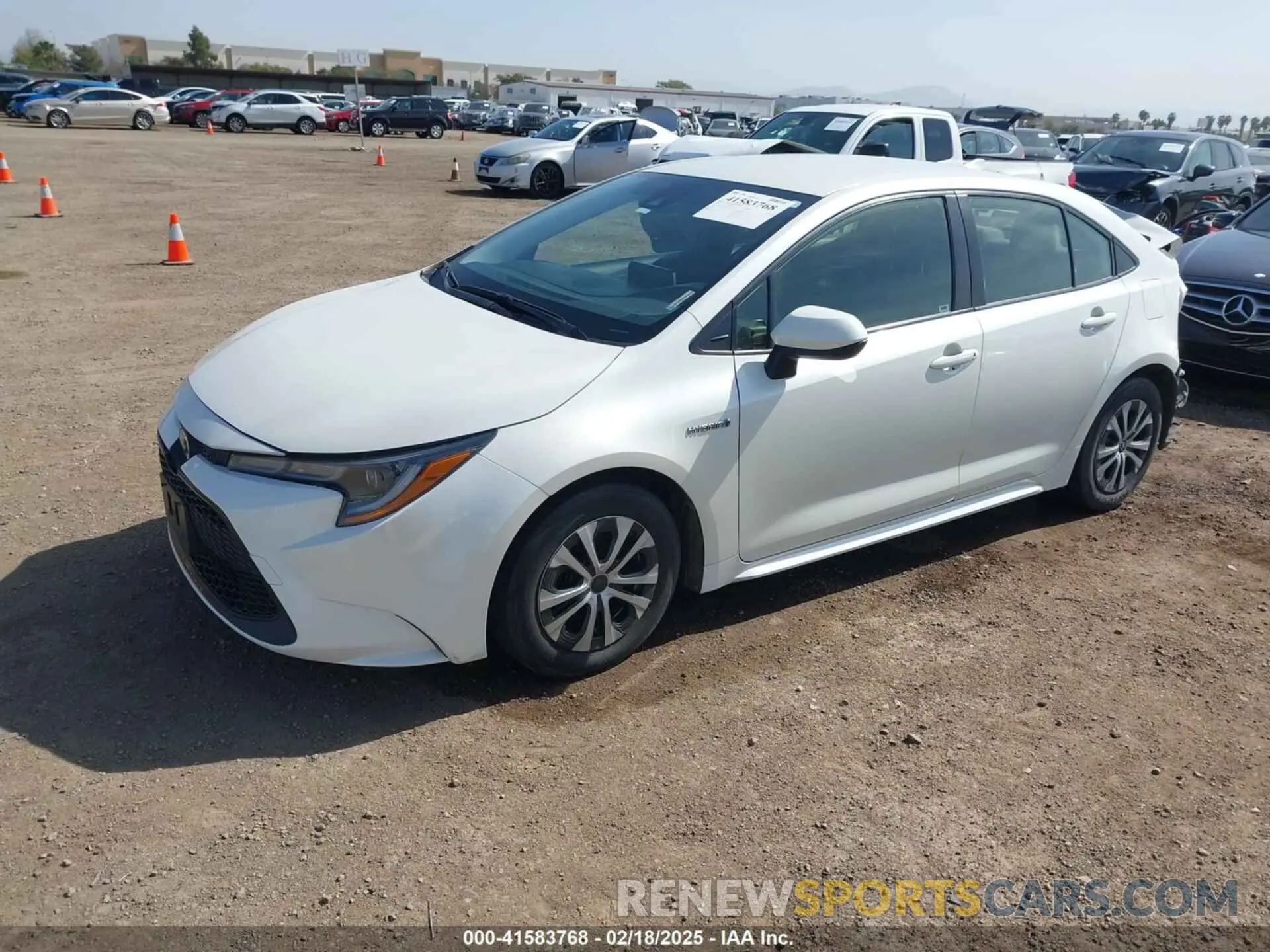 2 fotografías del automóvil dañado JTDEAMDE1MJ005000 TOYOTA COROLLA 2021