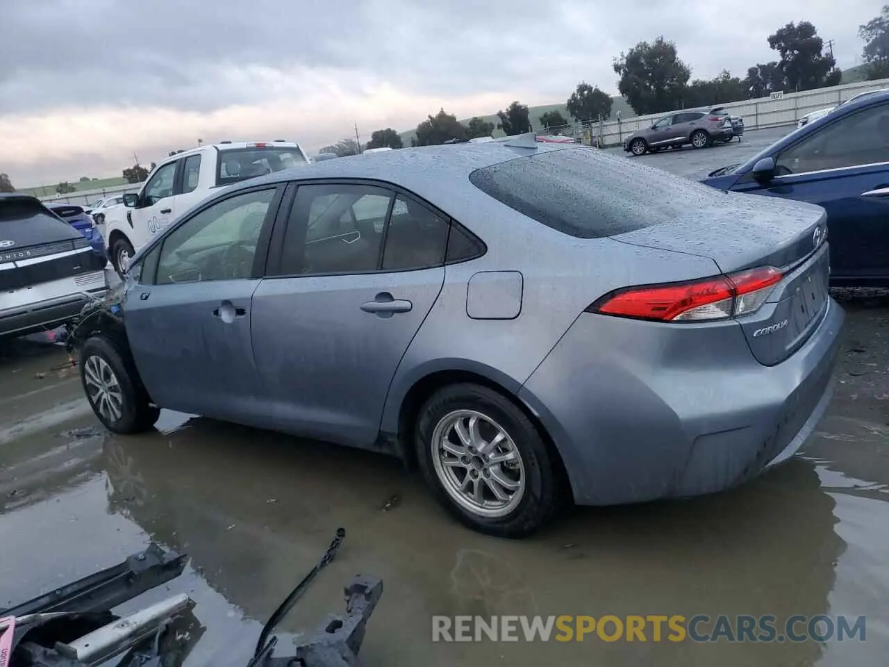 2 fotografías del automóvil dañado JTDEAMDE1MJ005868 TOYOTA COROLLA 2021