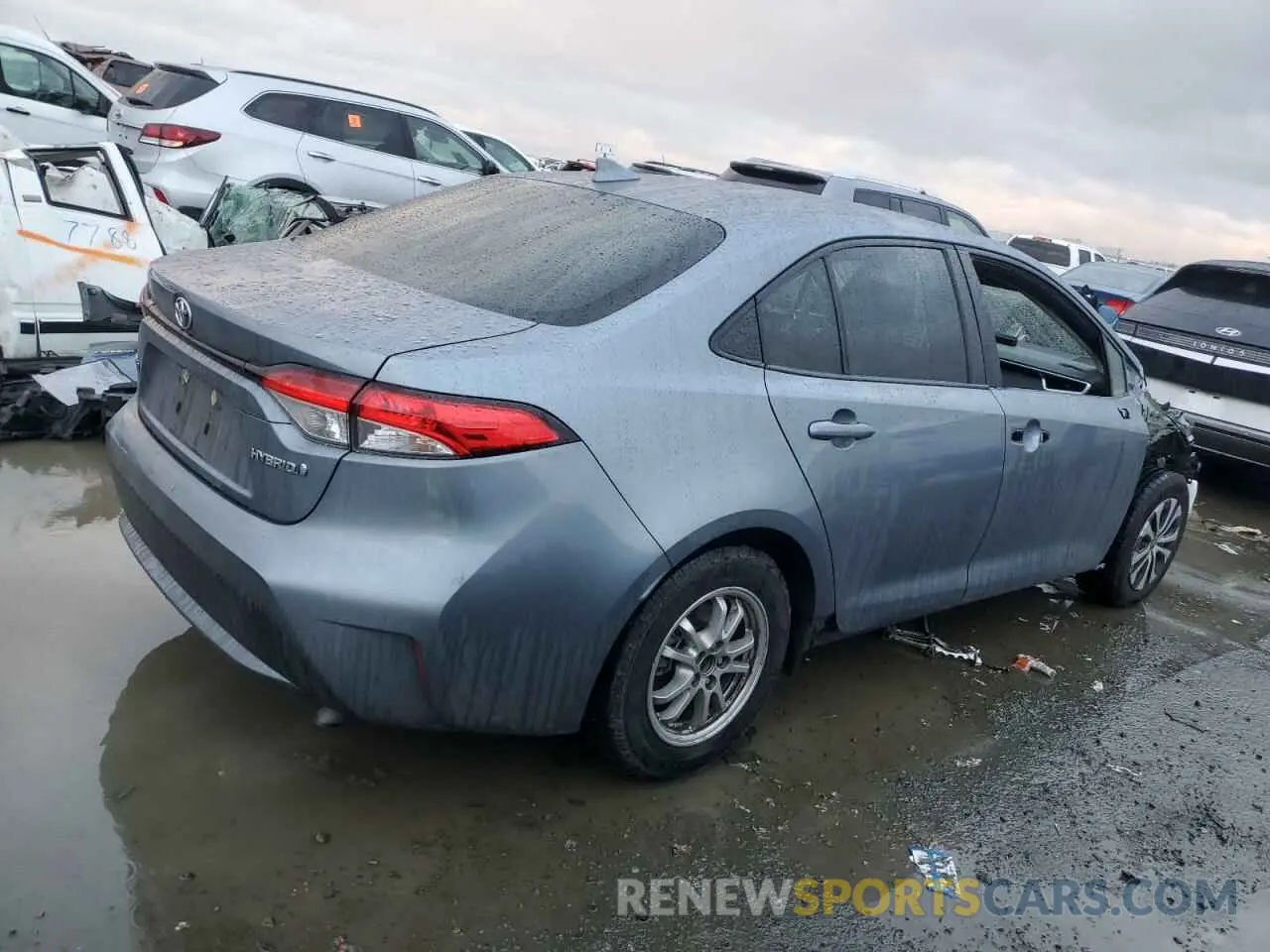 3 fotografías del automóvil dañado JTDEAMDE1MJ005868 TOYOTA COROLLA 2021