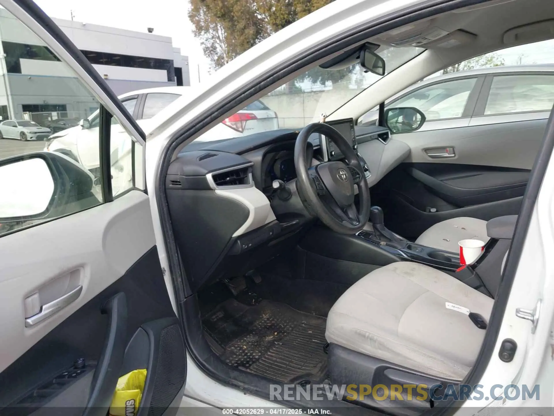 19 fotografías del automóvil dañado JTDEAMDE1MJ010374 TOYOTA COROLLA 2021