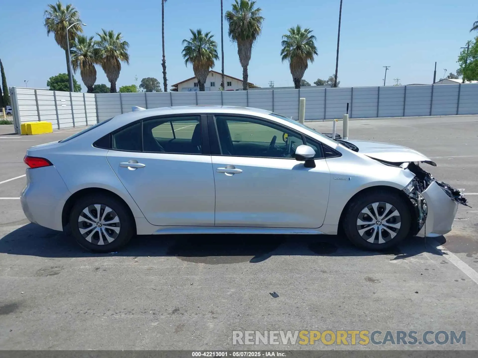 13 fotografías del automóvil dañado JTDEAMDE2MJ011078 TOYOTA COROLLA 2021