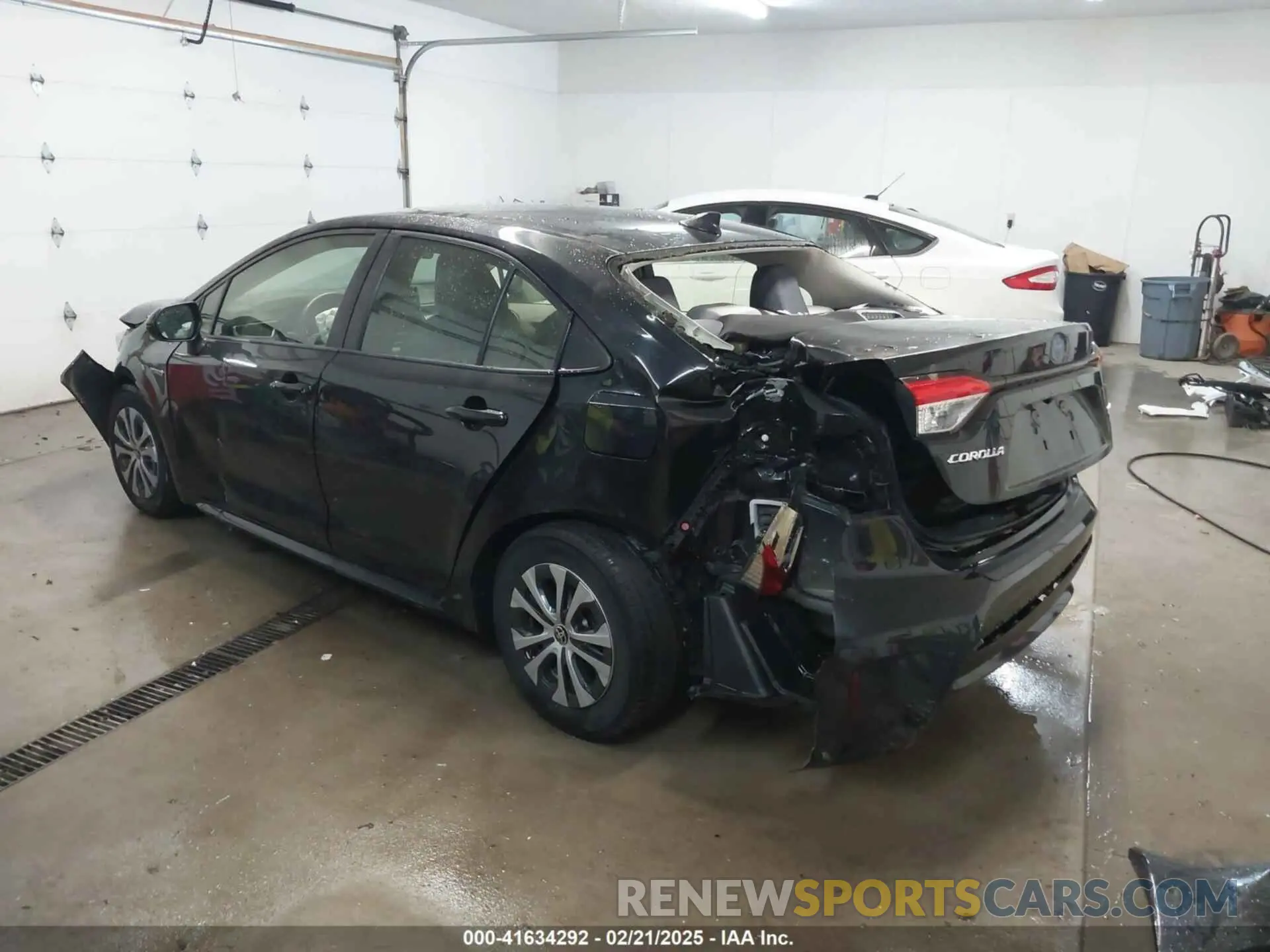3 fotografías del automóvil dañado JTDEAMDE2MJ021142 TOYOTA COROLLA 2021