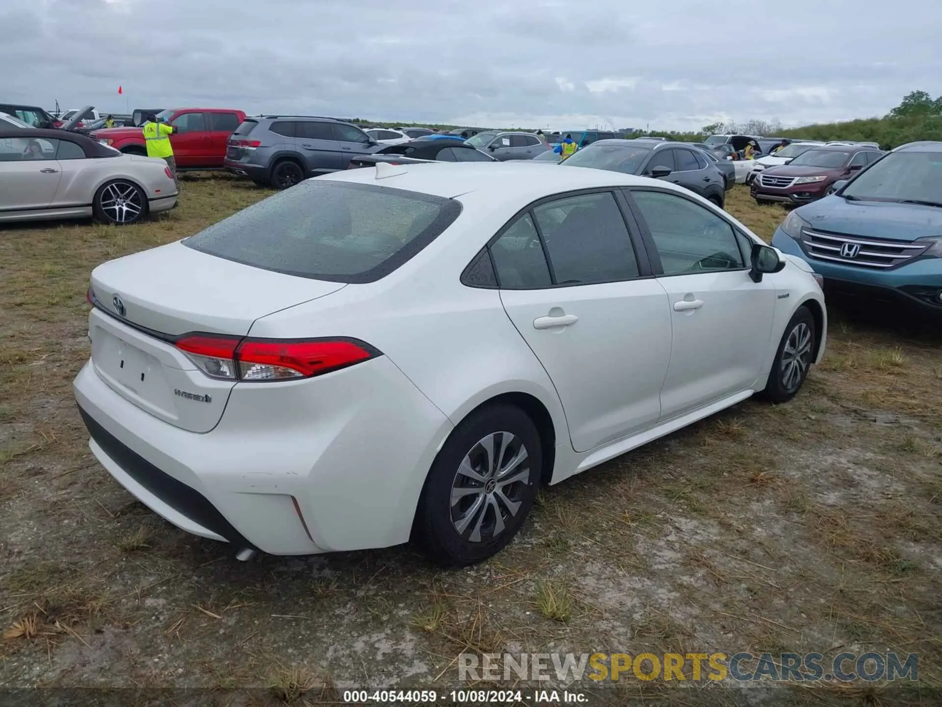 4 fotografías del automóvil dañado JTDEAMDE2MJ030522 TOYOTA COROLLA 2021