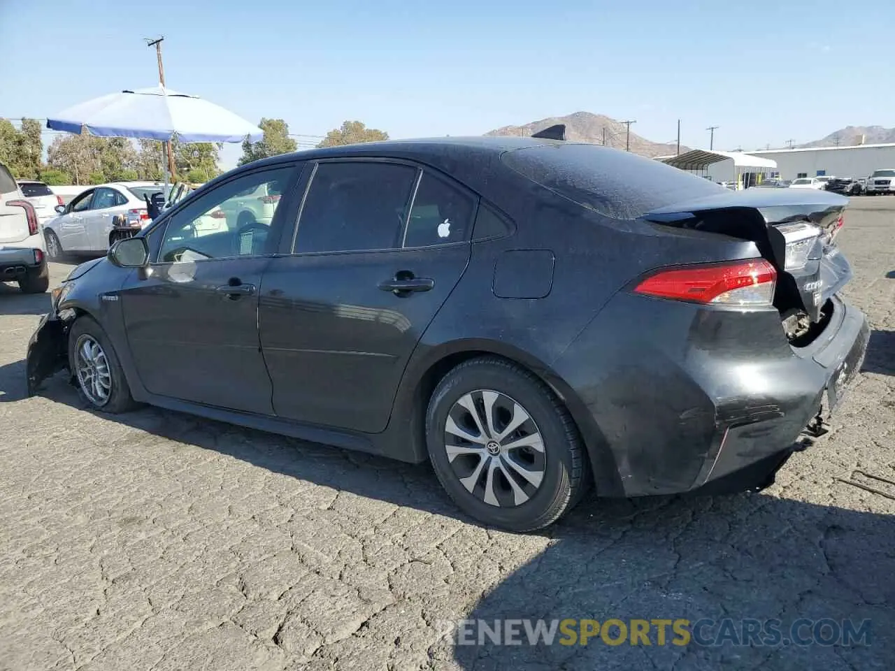 2 fotografías del automóvil dañado JTDEAMDE2MJ035185 TOYOTA COROLLA 2021