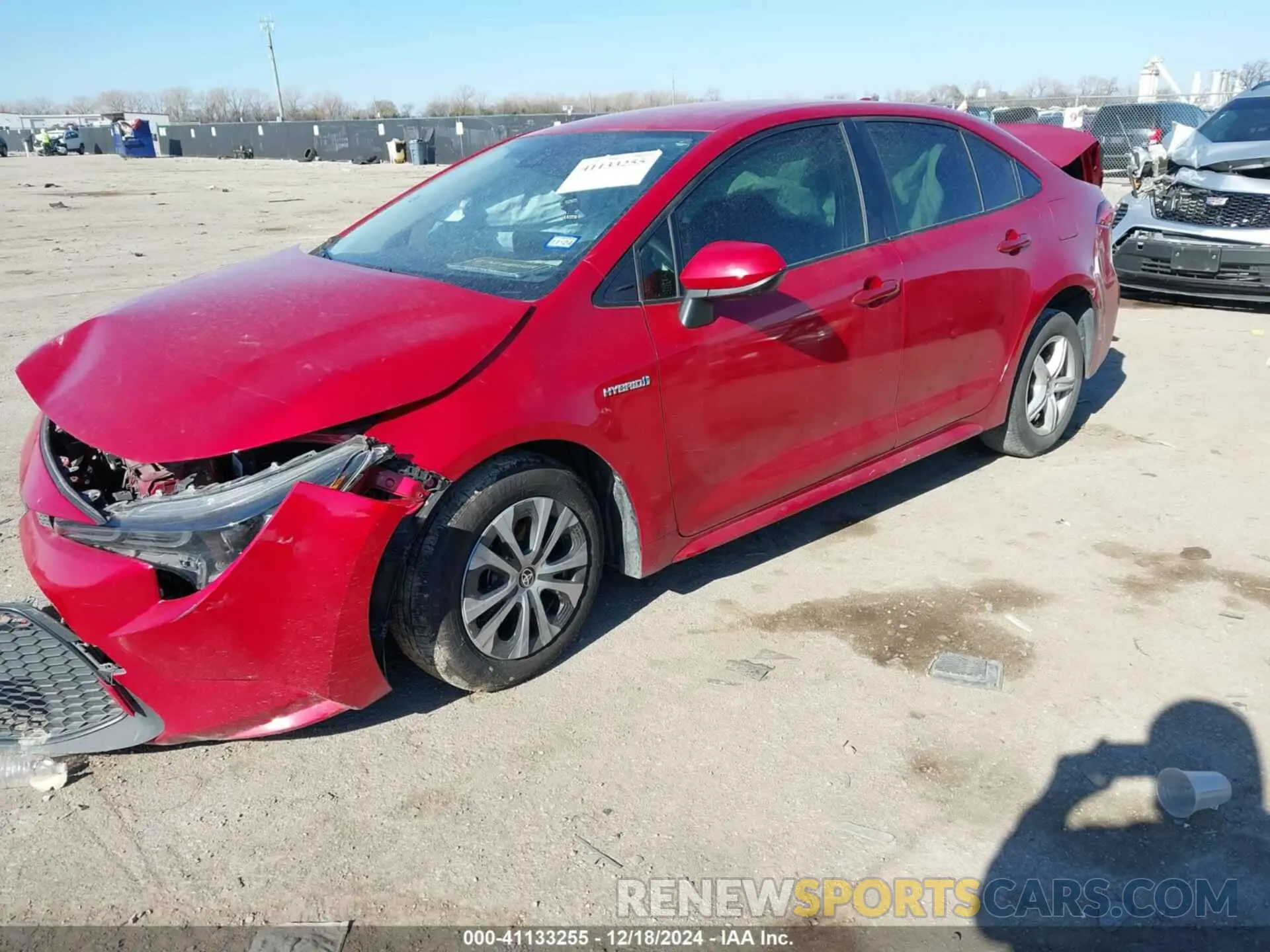2 fotografías del automóvil dañado JTDEAMDE3MJ004432 TOYOTA COROLLA 2021
