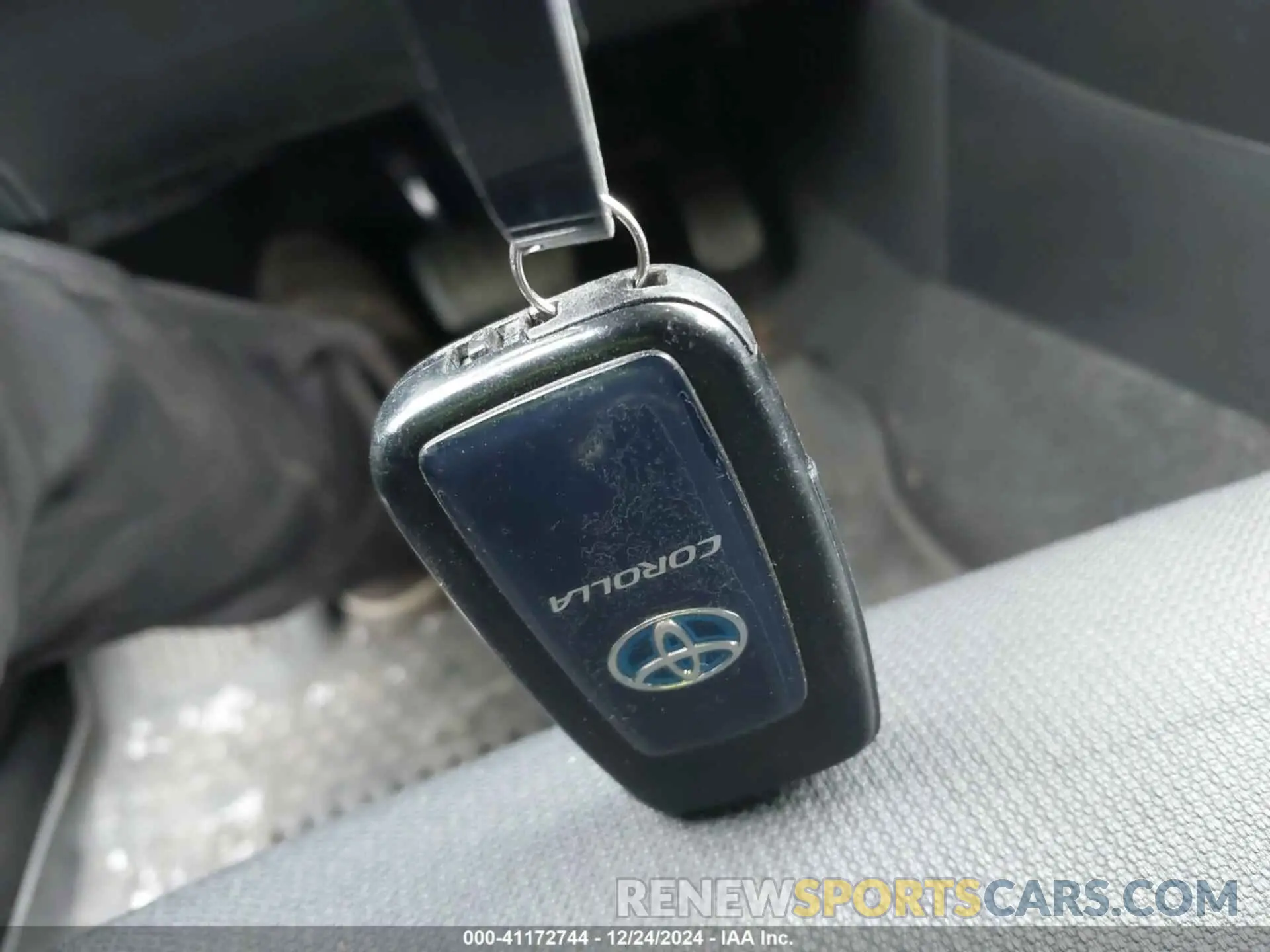 11 fotografías del automóvil dañado JTDEAMDE3MJ024843 TOYOTA COROLLA 2021