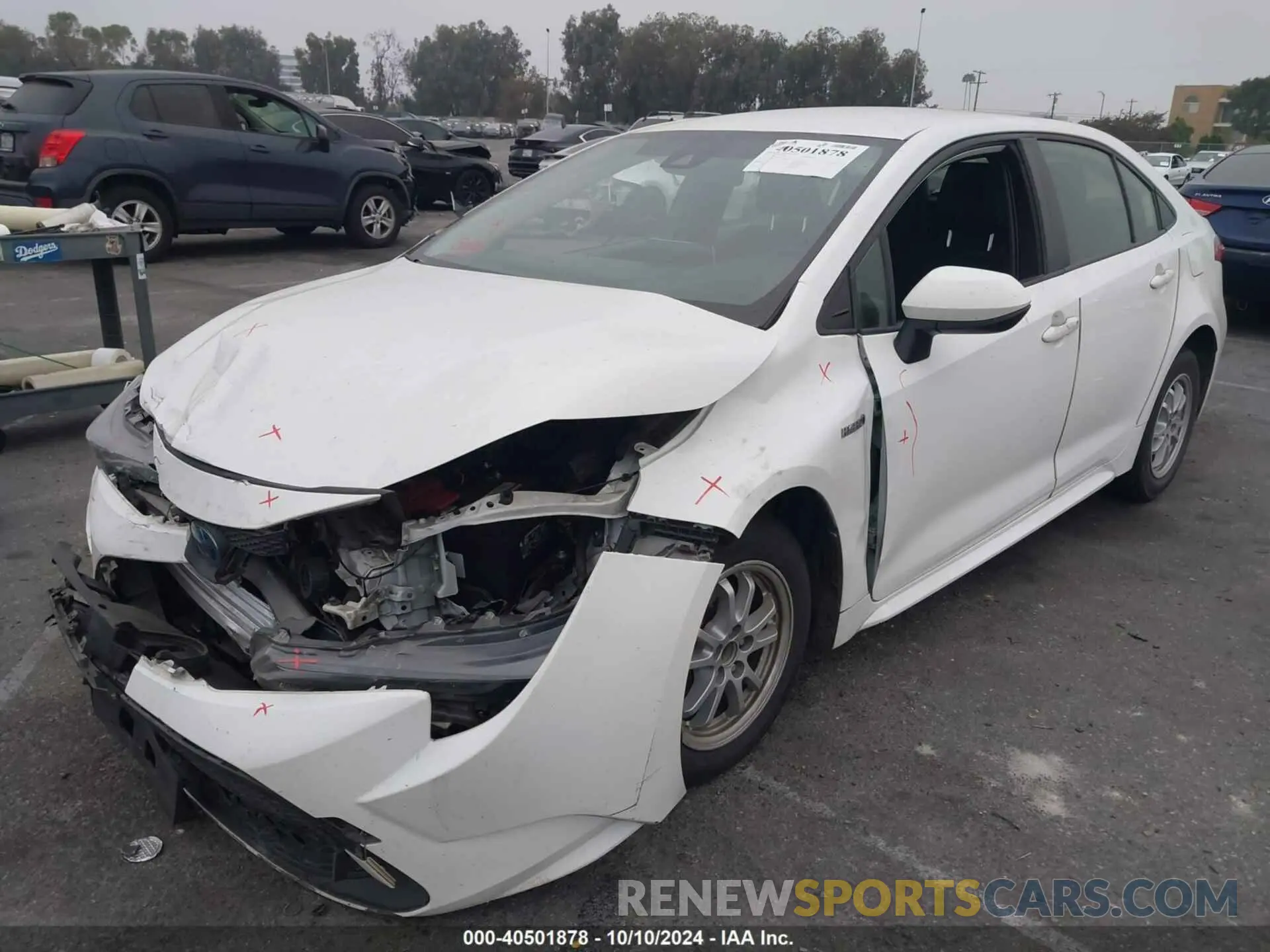 2 fotografías del automóvil dañado JTDEAMDE4MJ000115 TOYOTA COROLLA 2021