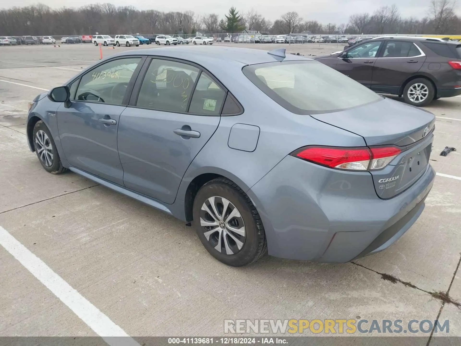 3 fotografías del automóvil dañado JTDEAMDE4MJ001863 TOYOTA COROLLA 2021