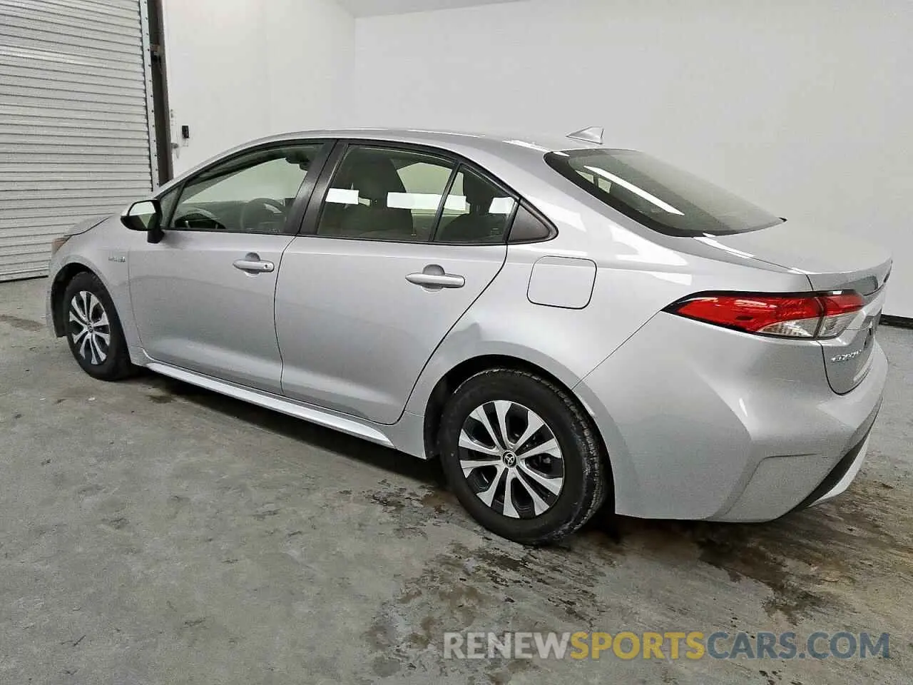 2 fotografías del automóvil dañado JTDEAMDE4MJ009929 TOYOTA COROLLA 2021