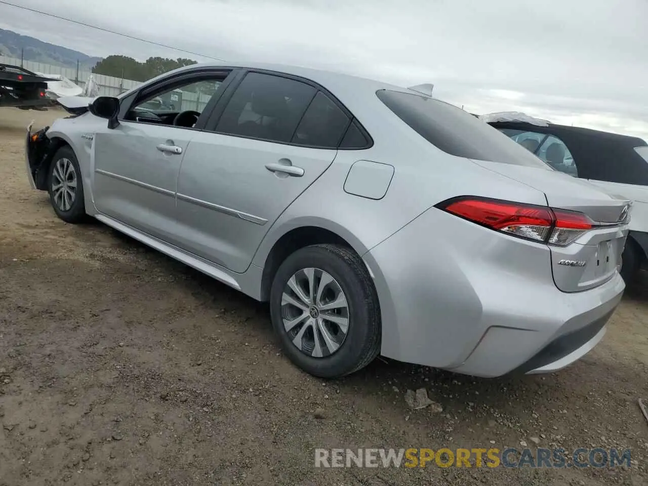 2 fotografías del automóvil dañado JTDEAMDE6MJ019362 TOYOTA COROLLA 2021