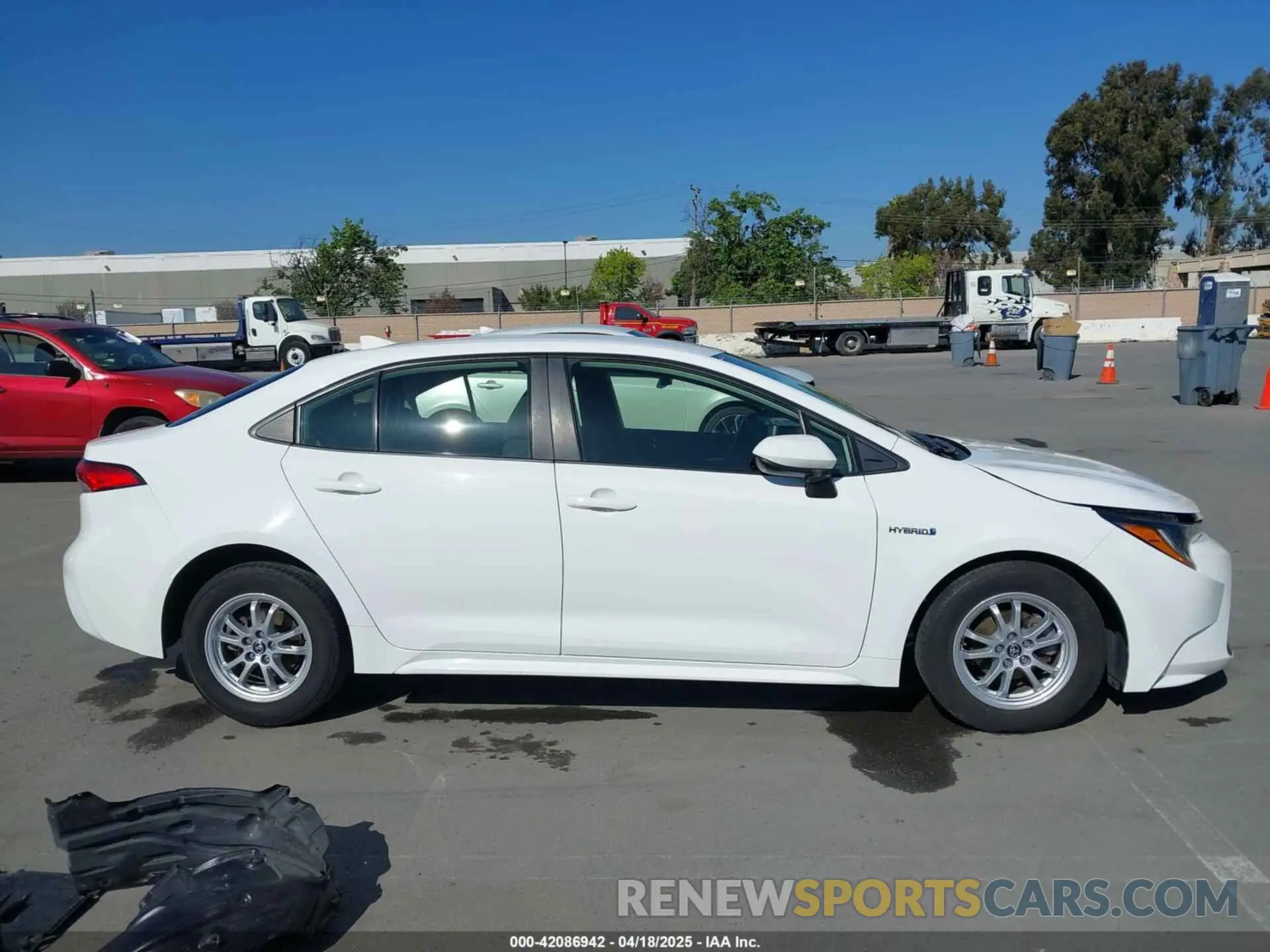 14 fotografías del automóvil dañado JTDEAMDE6MJ032371 TOYOTA COROLLA 2021