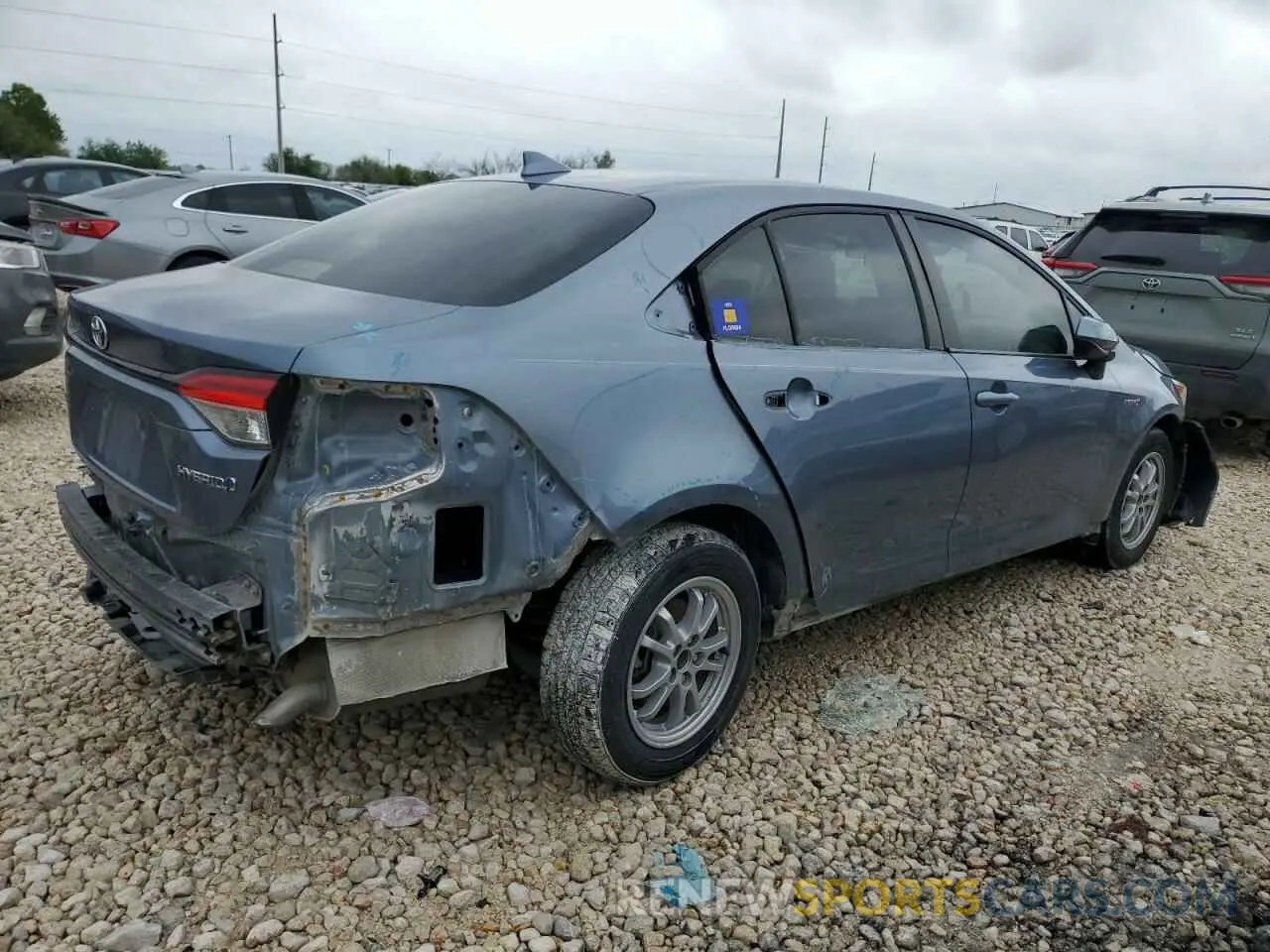3 fotografías del automóvil dañado JTDEAMDE7MJ002019 TOYOTA COROLLA 2021