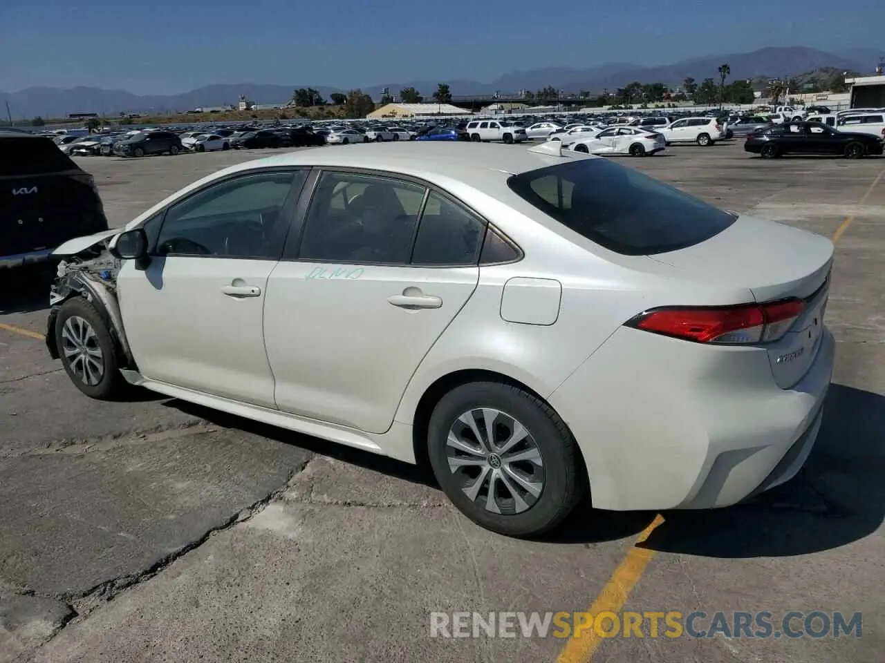 2 fotografías del automóvil dañado JTDEAMDE7MJ018642 TOYOTA COROLLA 2021