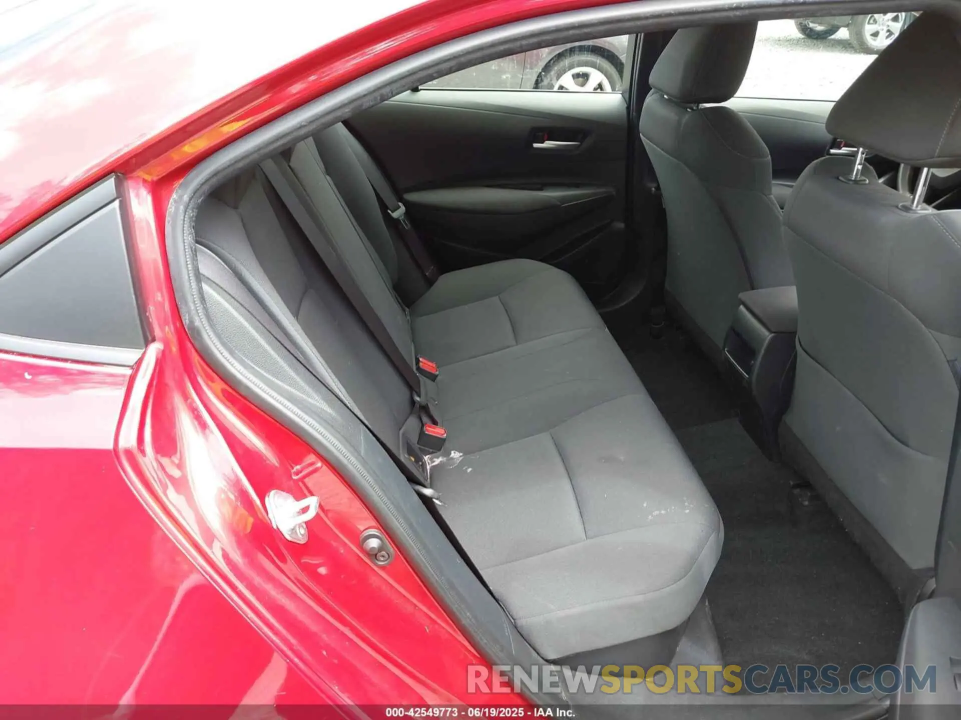8 fotografías del automóvil dañado JTDEAMDE8MJ003325 TOYOTA COROLLA 2021