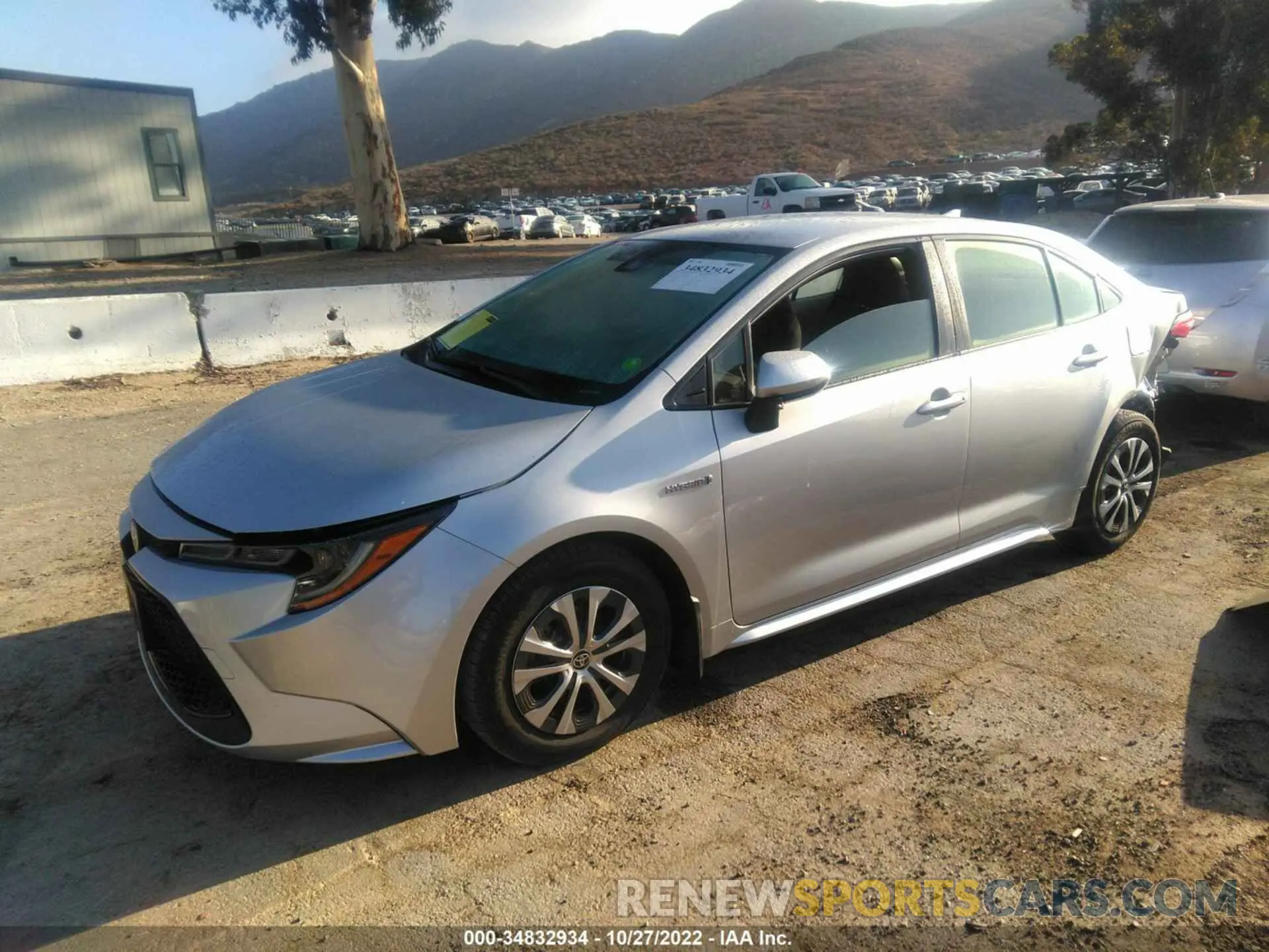 2 fotografías del automóvil dañado JTDEAMDE8MJ004524 TOYOTA COROLLA 2021
