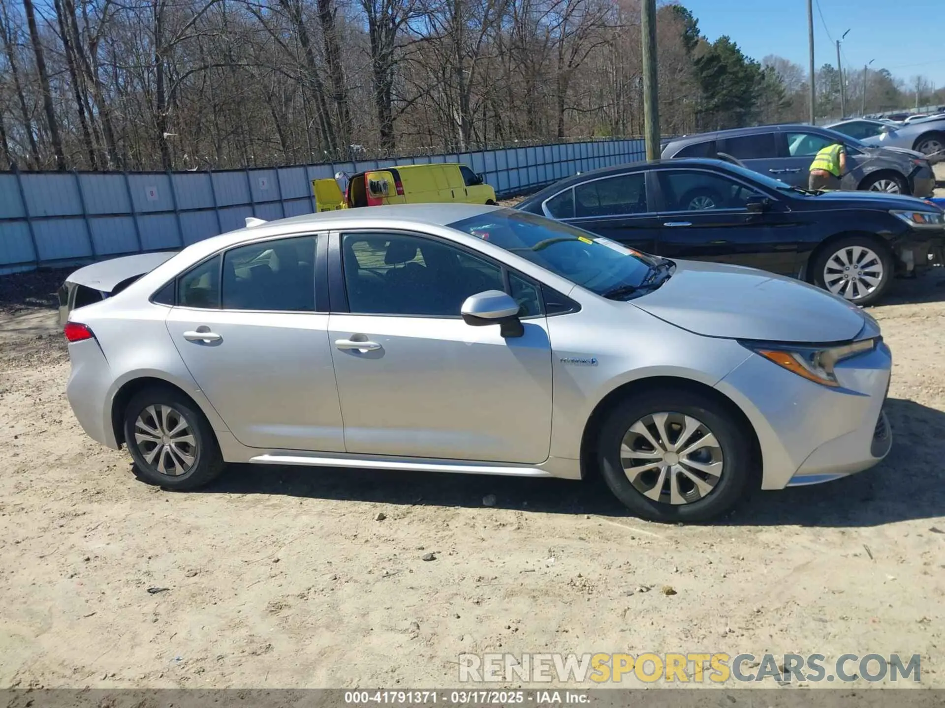 13 fotografías del automóvil dañado JTDEAMDE8MJ011201 TOYOTA COROLLA 2021