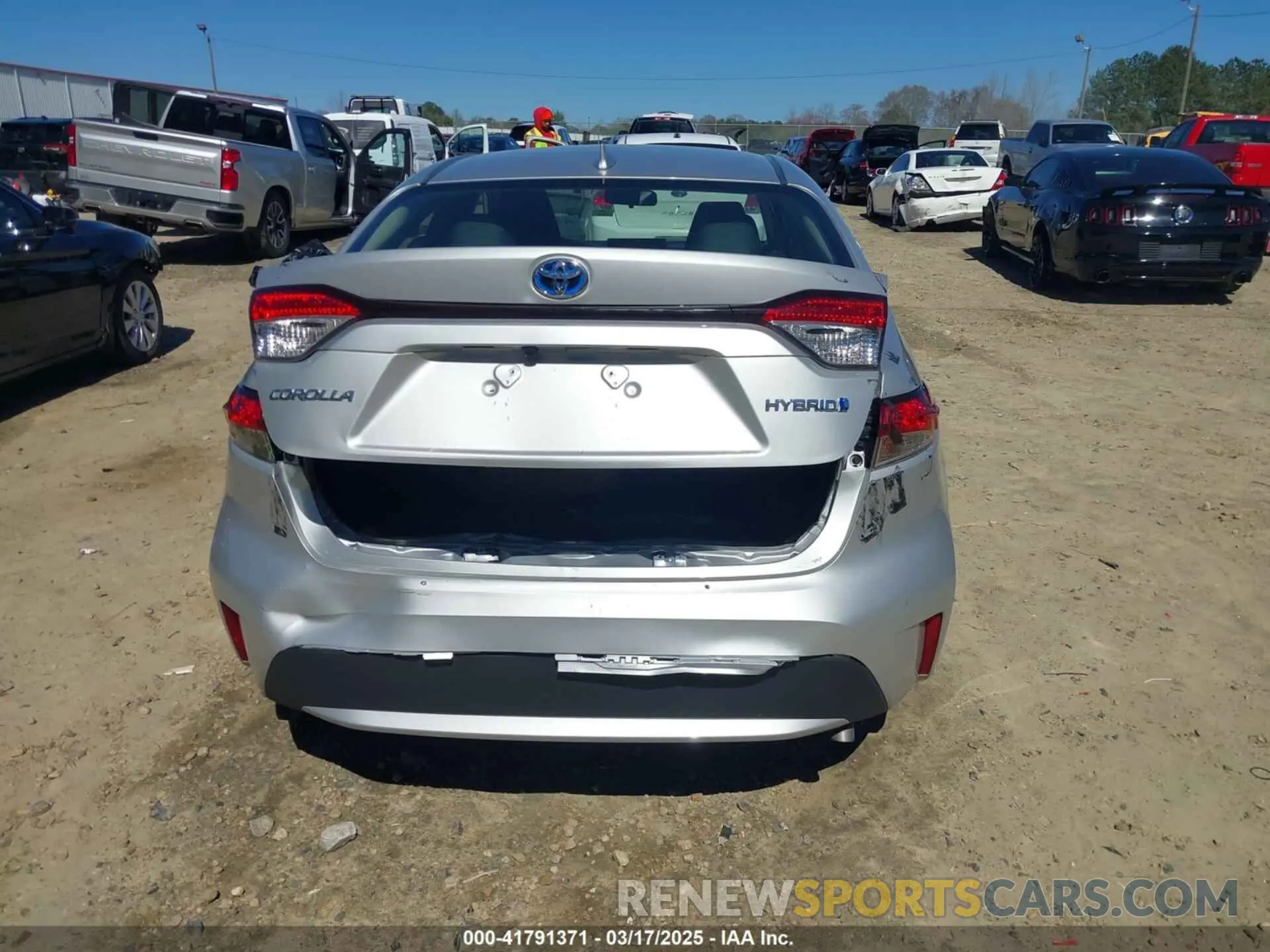16 fotografías del automóvil dañado JTDEAMDE8MJ011201 TOYOTA COROLLA 2021