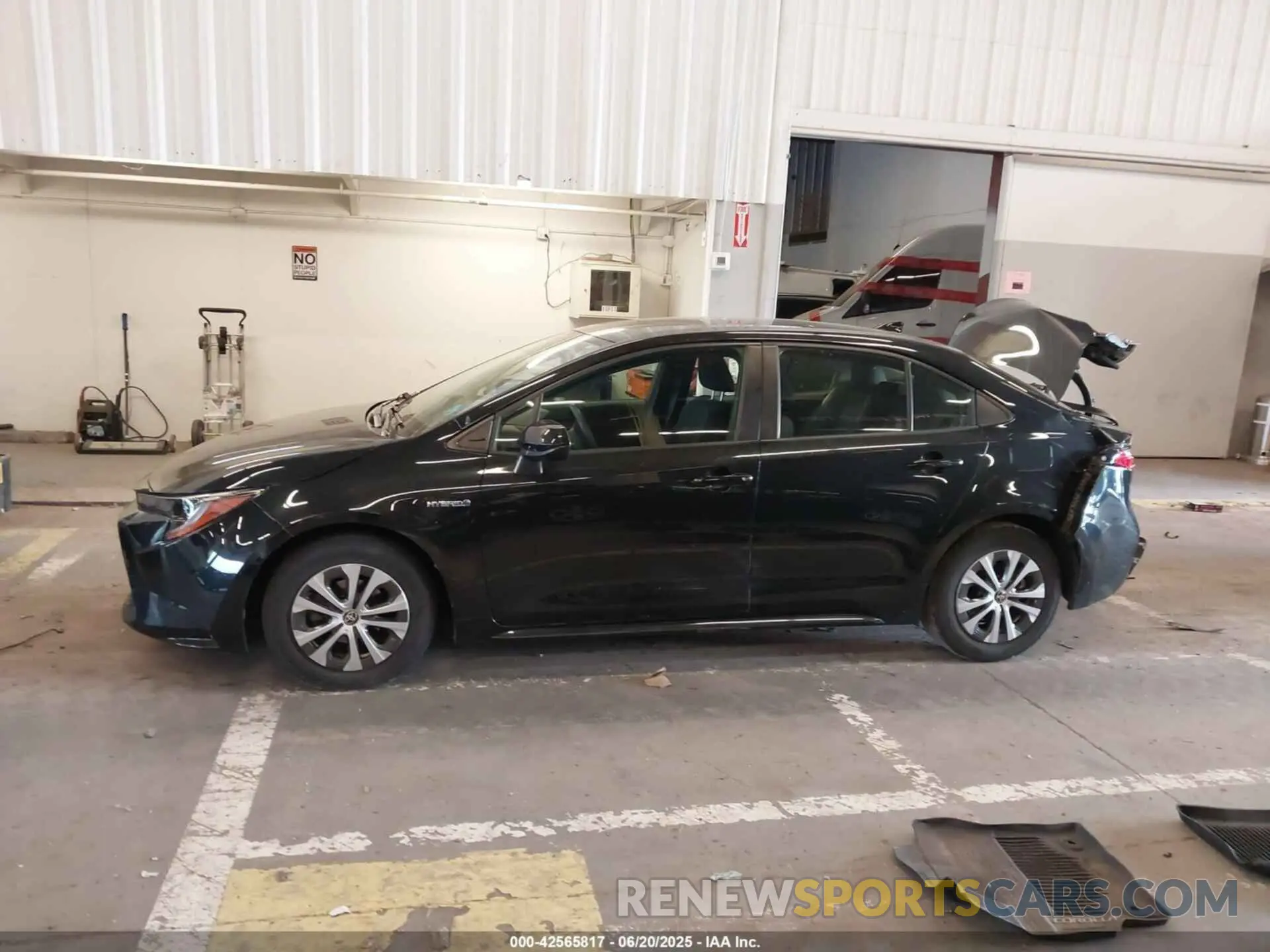 14 fotografías del automóvil dañado JTDEAMDE9MJ000577 TOYOTA COROLLA 2021