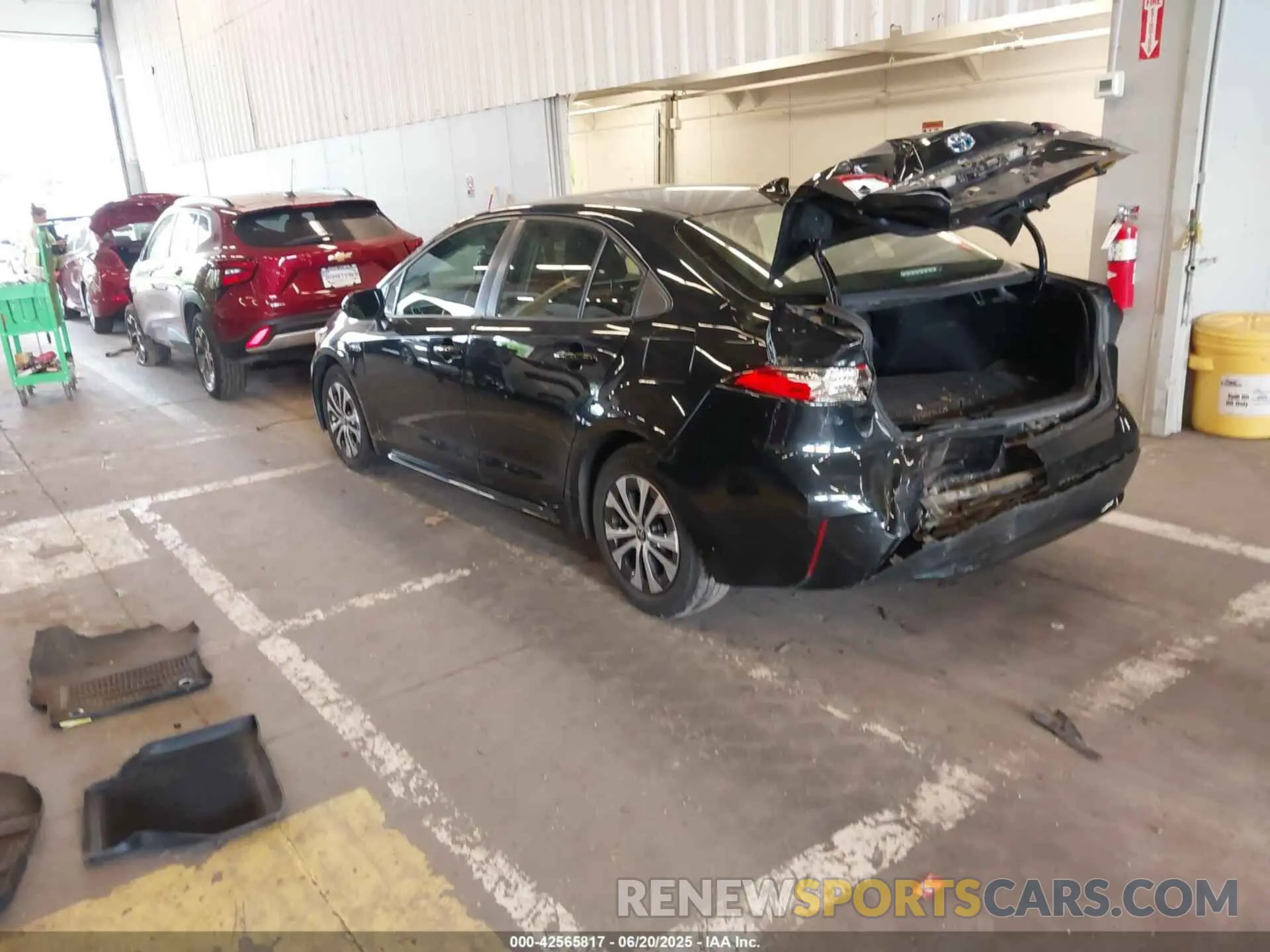 3 fotografías del automóvil dañado JTDEAMDE9MJ000577 TOYOTA COROLLA 2021