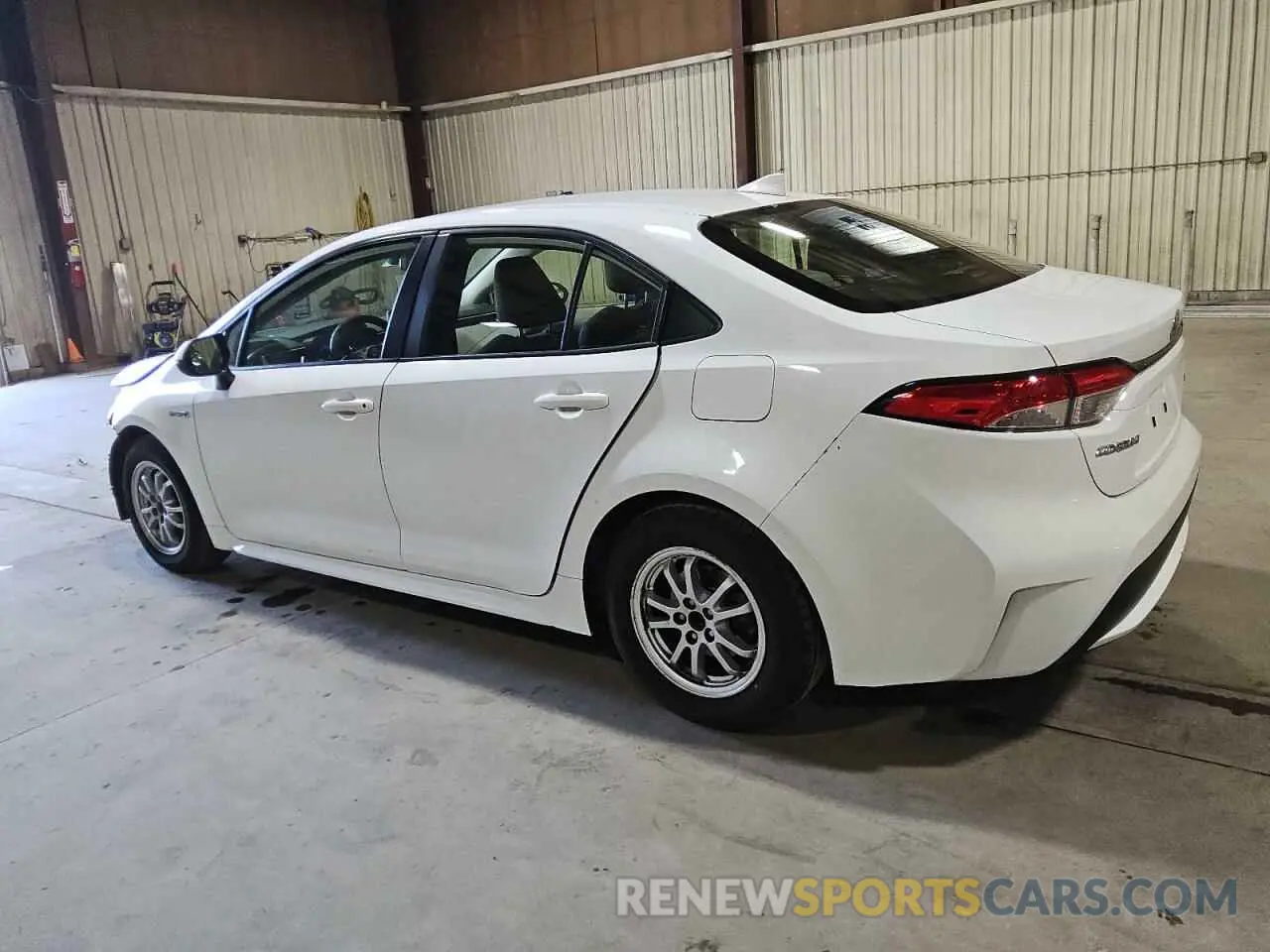 2 fotografías del automóvil dañado JTDEAMDE9MJ011238 TOYOTA COROLLA 2021