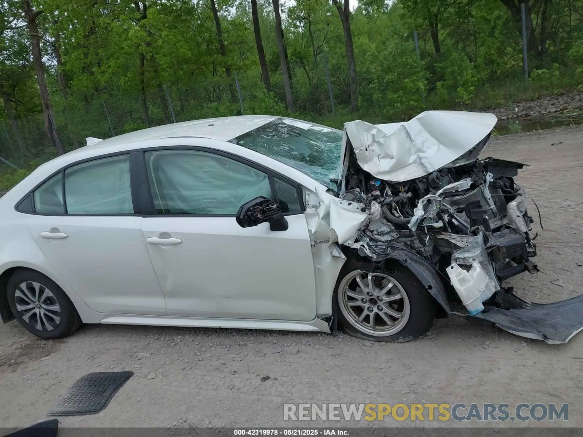 13 fotografías del automóvil dañado JTDEAMDE9MJ015046 TOYOTA COROLLA 2021