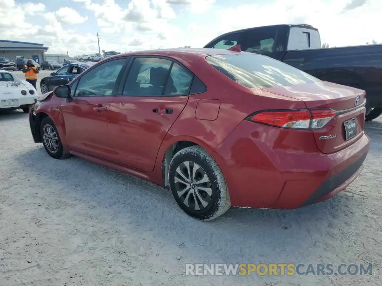 2 fotografías del automóvil dañado JTDEAMDEXMJ009238 TOYOTA COROLLA 2021
