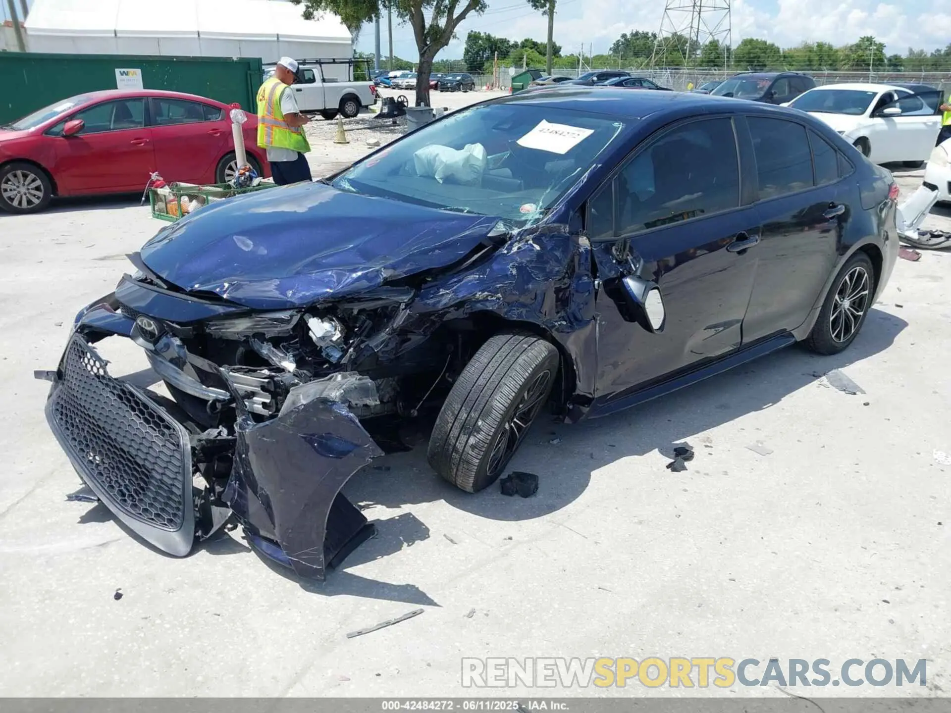 2 fotografías del automóvil dañado JTDEPMAE0MJ127754 TOYOTA COROLLA 2021