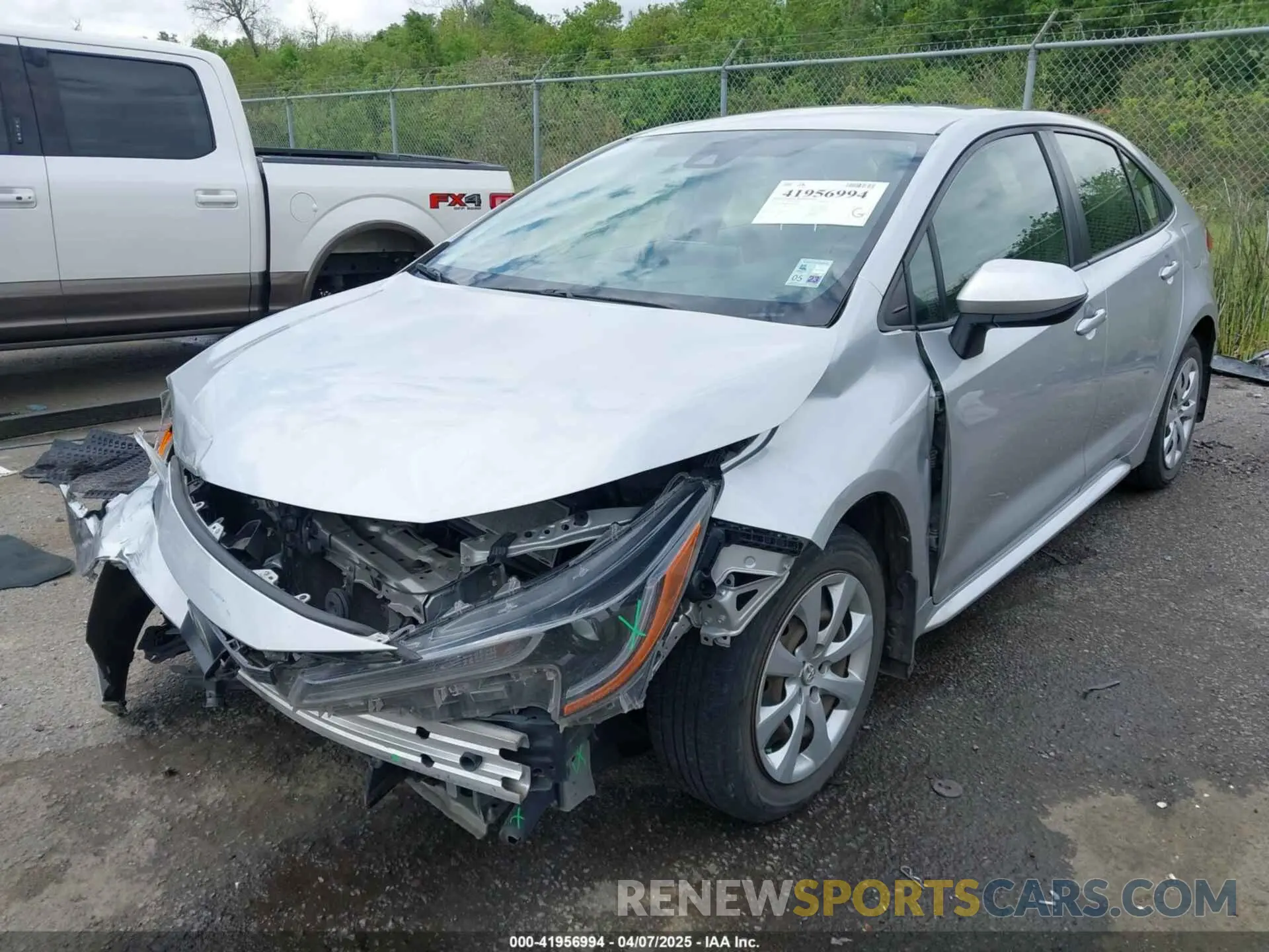 2 fotografías del automóvil dañado JTDEPMAE0MJ158213 TOYOTA COROLLA 2021
