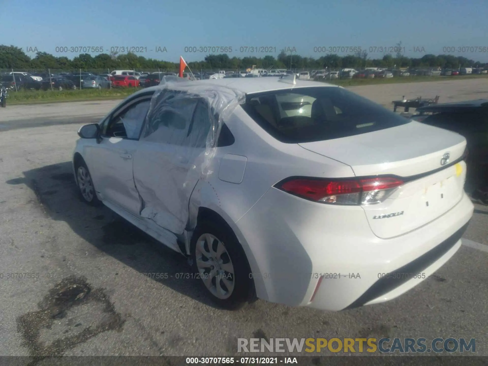 3 fotografías del automóvil dañado JTDEPMAE0MJ186321 TOYOTA COROLLA 2021