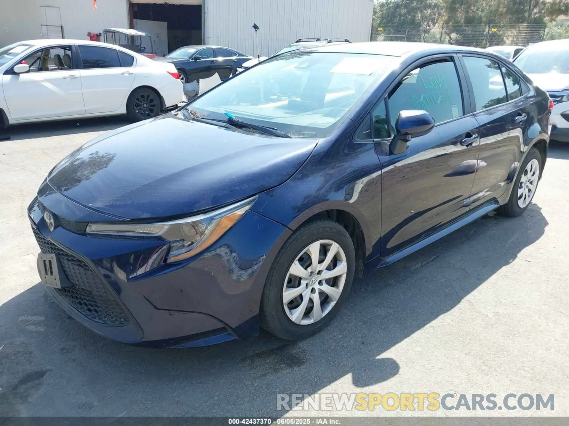 2 fotografías del automóvil dañado JTDEPMAE2MJ132745 TOYOTA COROLLA 2021